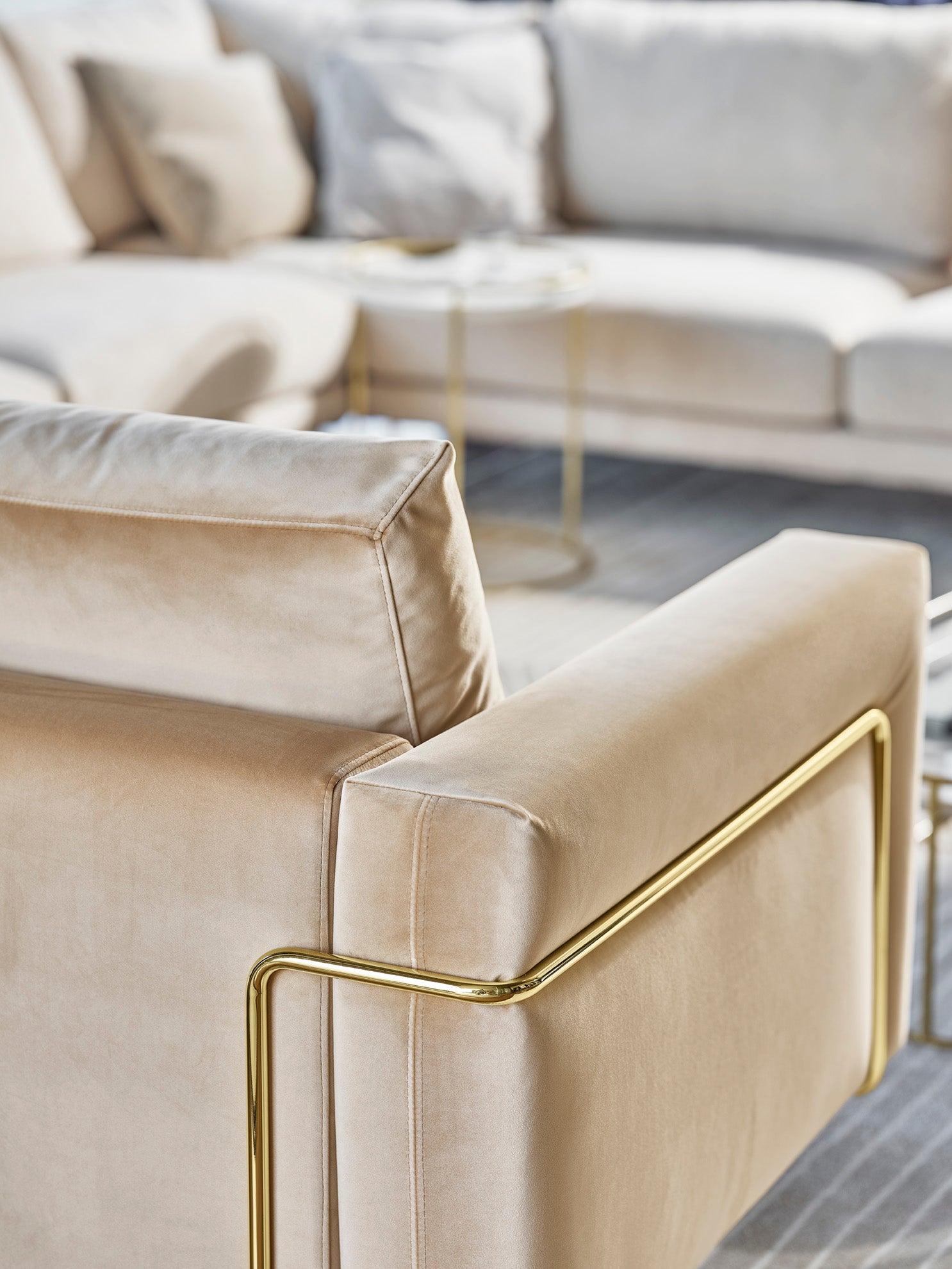 Sofa 3-osobowa ROD MAXI tapicerowana – styl minimalistyczny