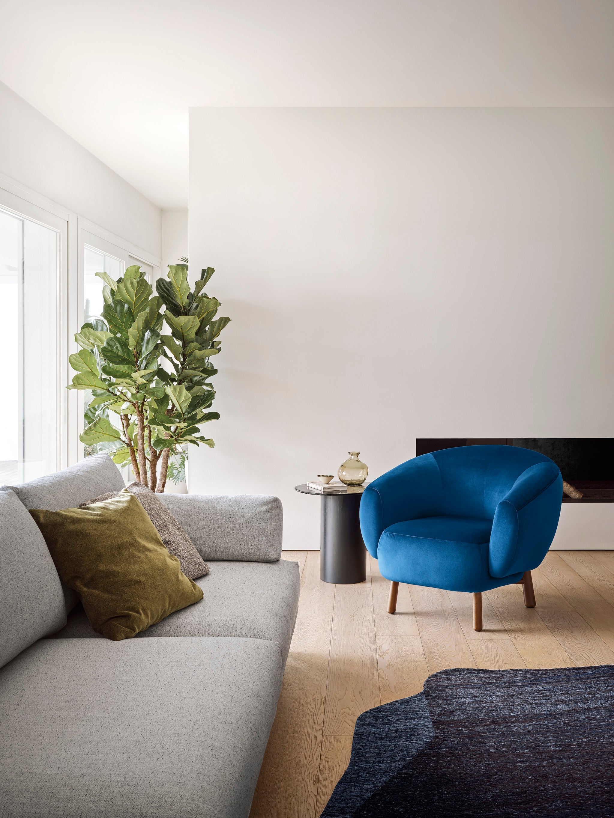 Upholstered RIO Armchair with Black Base