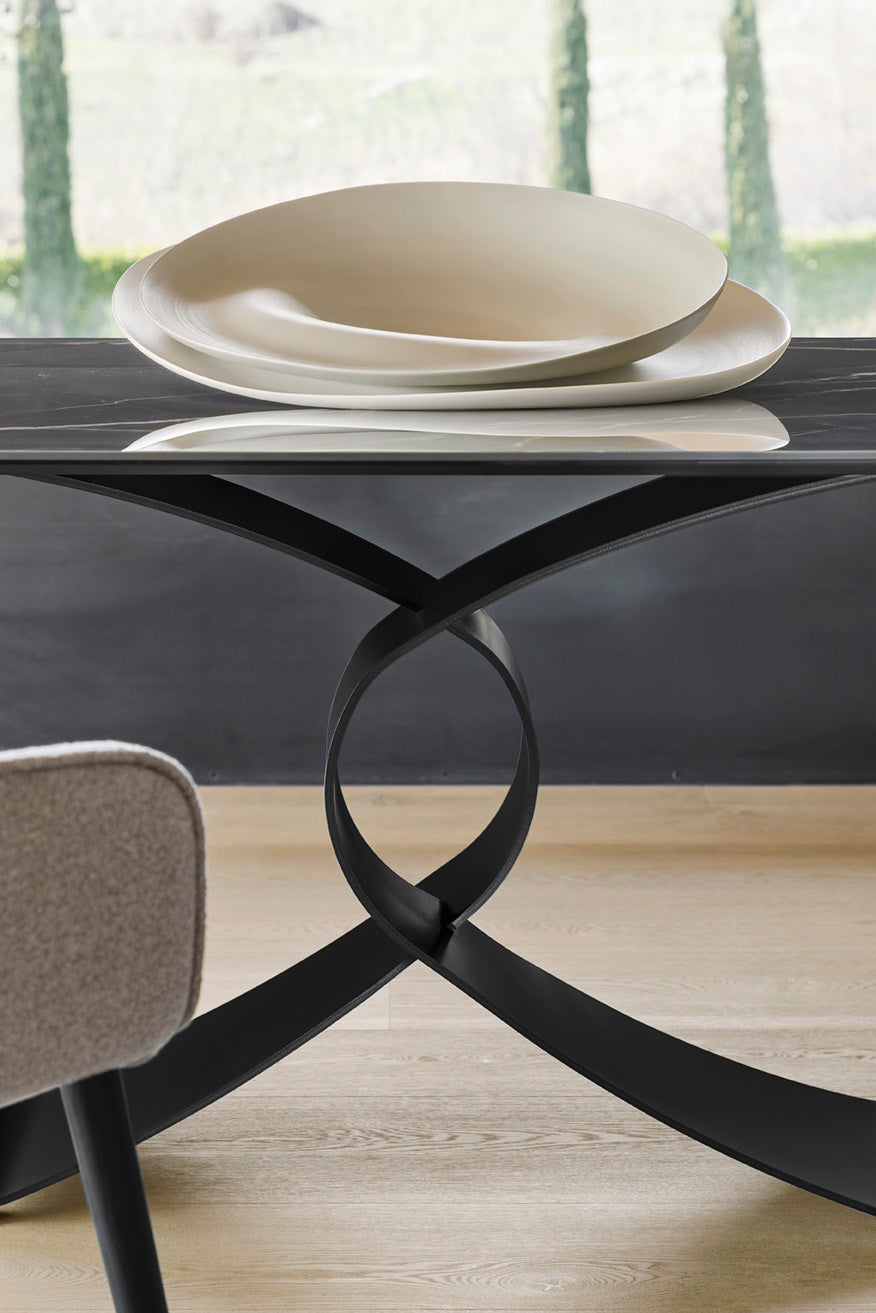BREEZE table with black top and black base