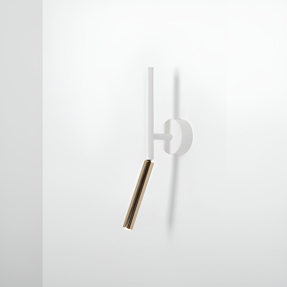 Wandlamp STICK wit met goud
