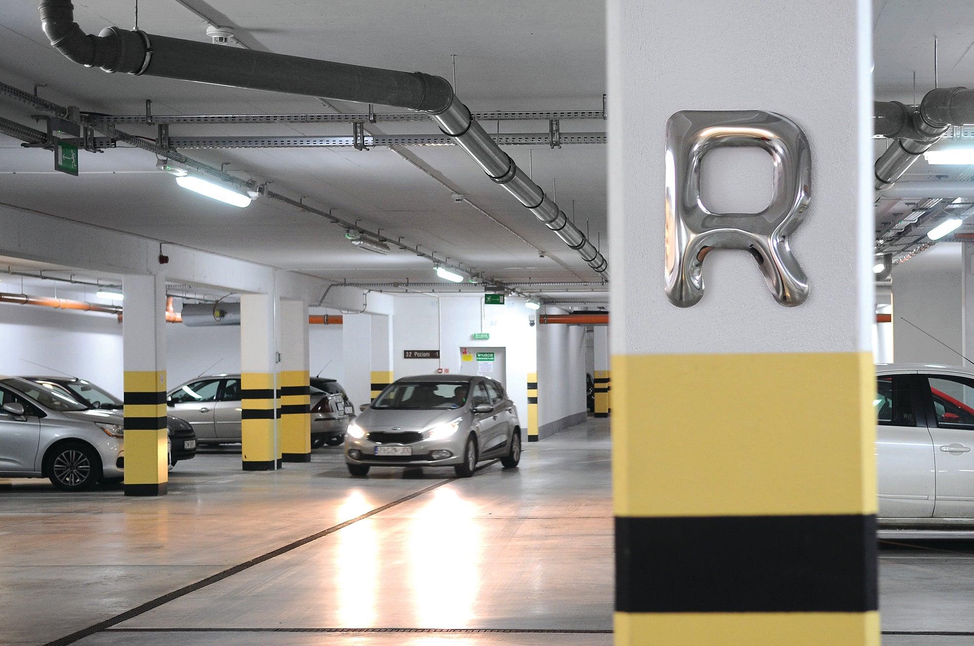 Dekoracja litera alfabetu FIDU inox Zieta Studio Eye on Design