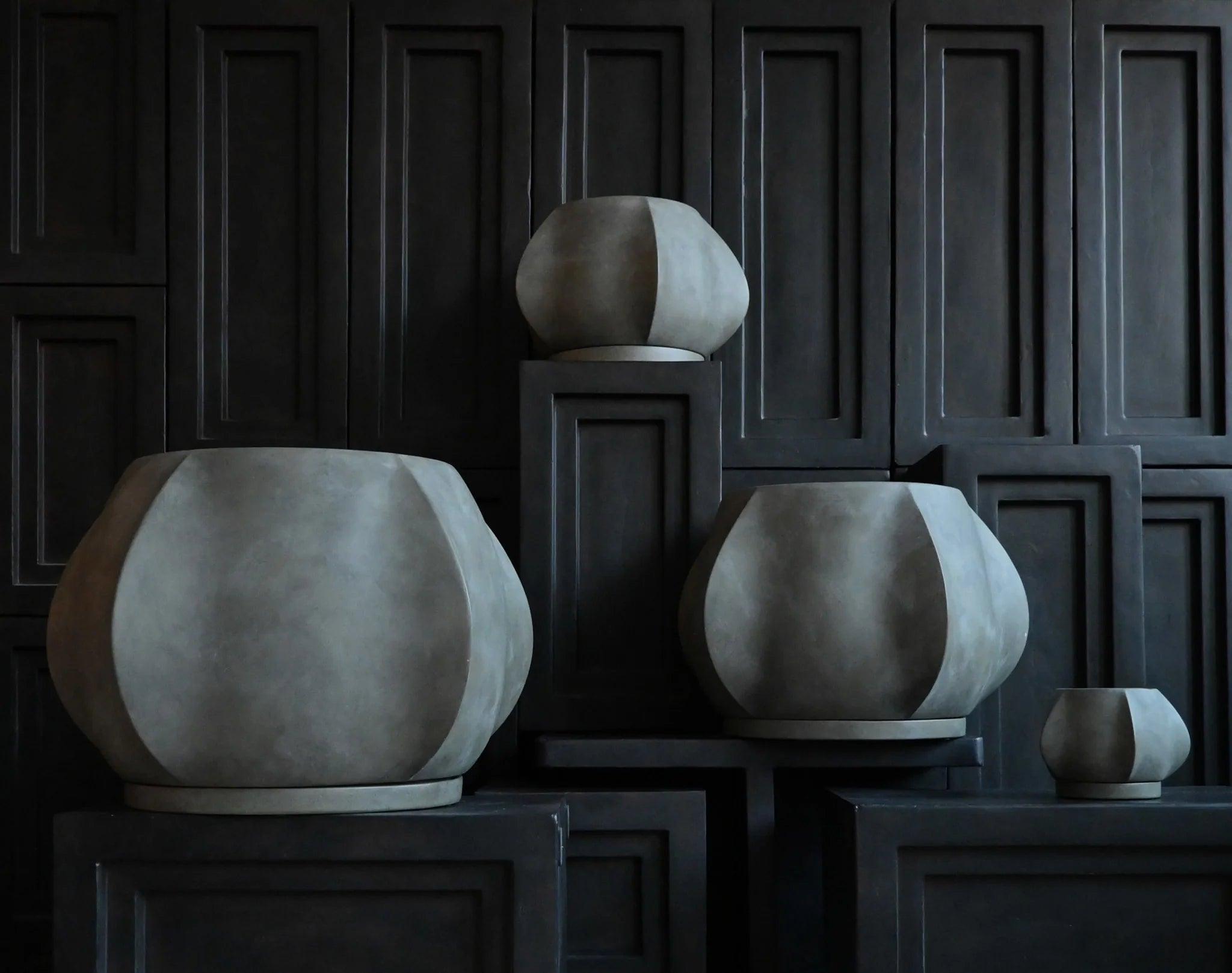 Doniczka ARKET ciemnoszary 101 Copenhagen Eye on Design