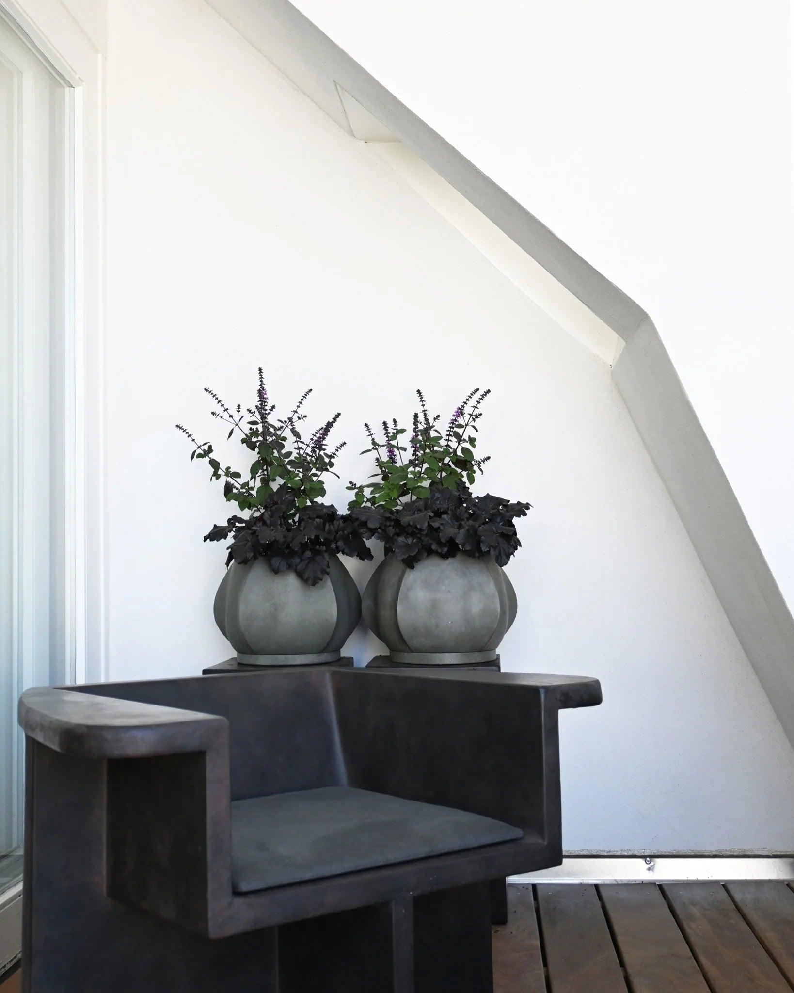 Doniczka ARKET ciemnoszary 101 Copenhagen Eye on Design