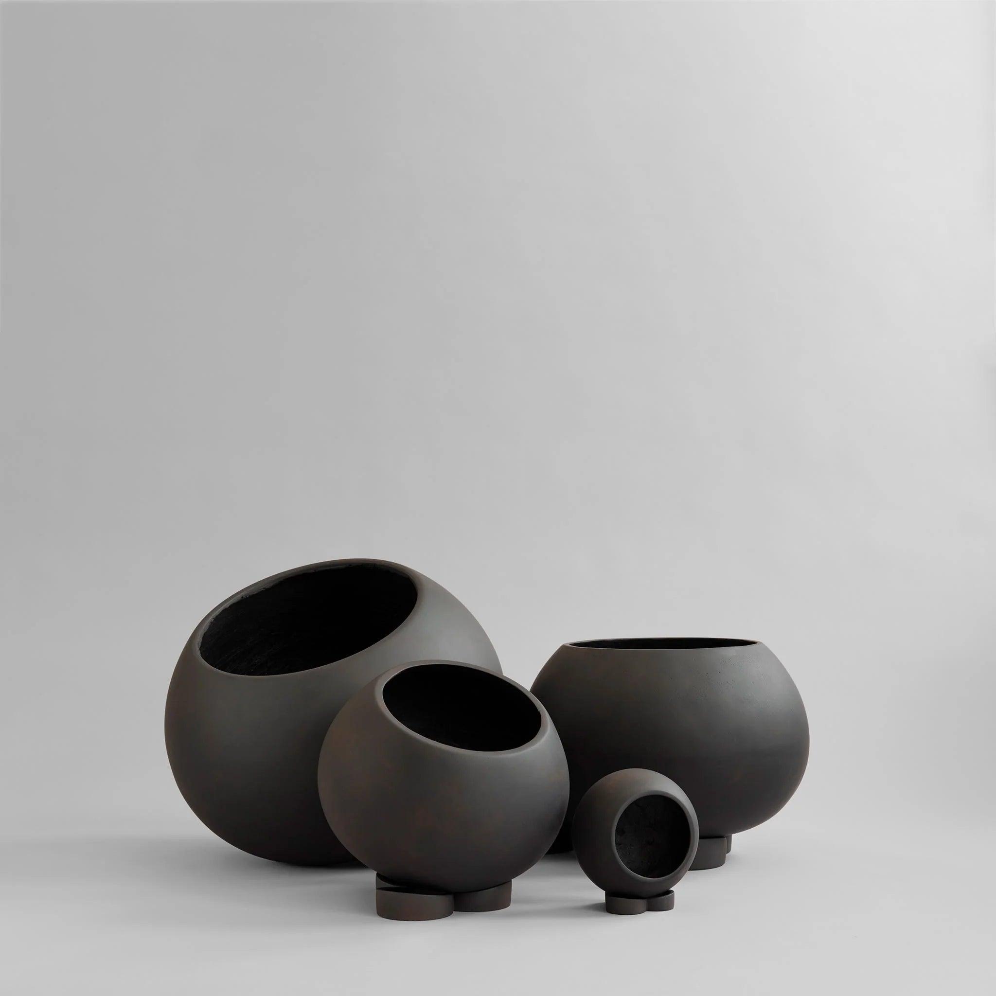 Doniczka URCHIN ciemnobrązowy 101 Copenhagen Eye on Design