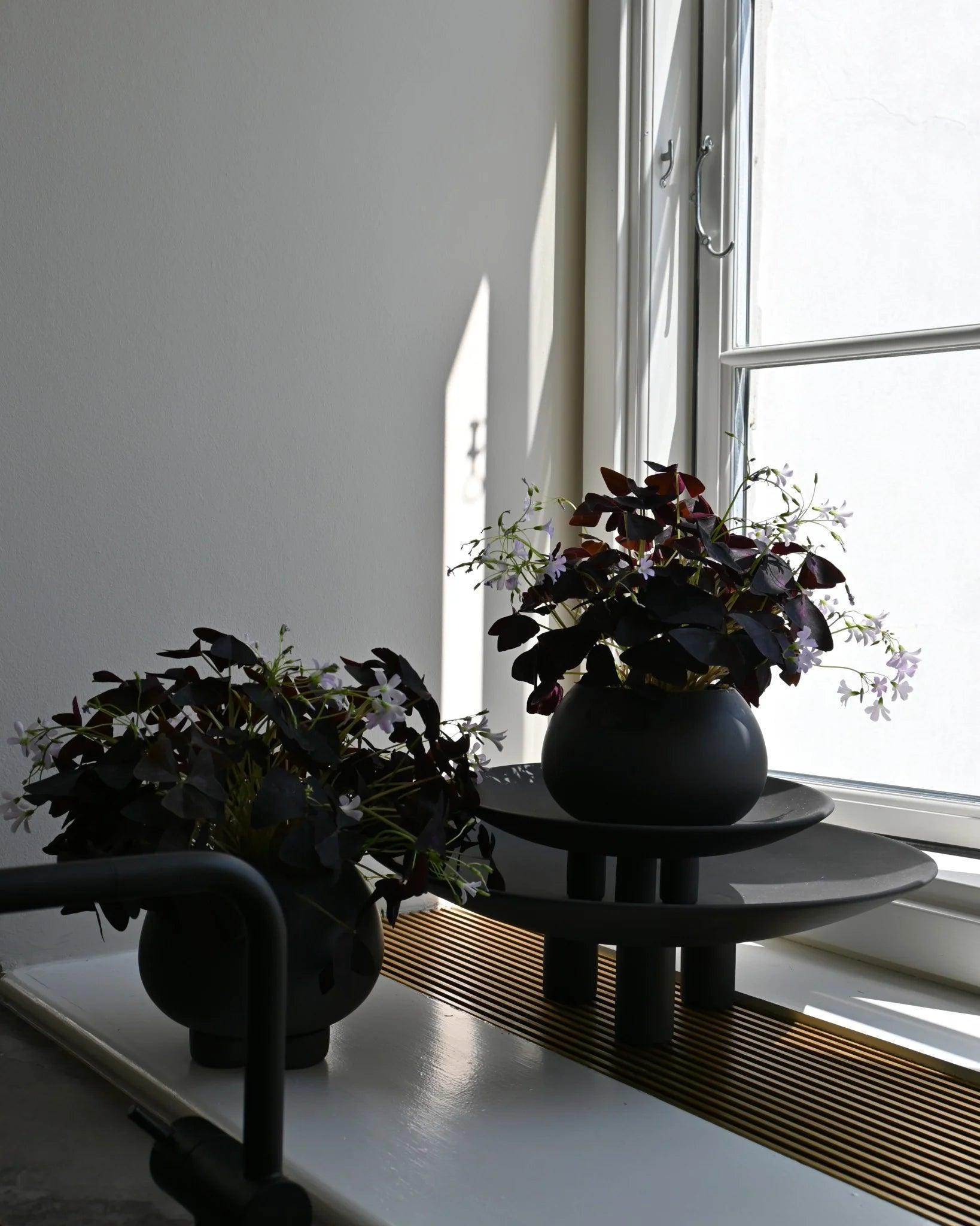 Doniczka URCHIN ciemnobrązowy 101 Copenhagen Eye on Design