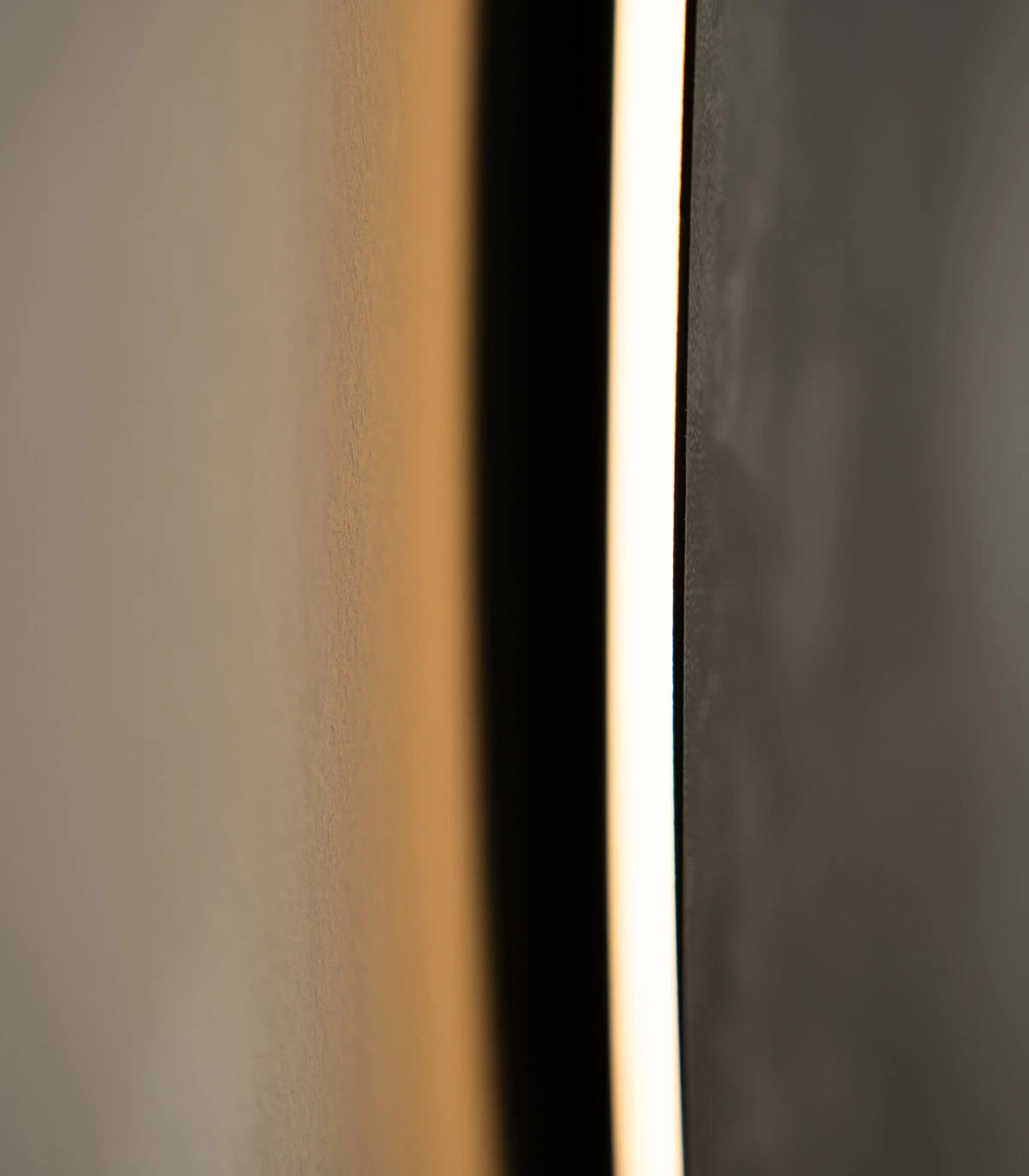 Wandlamp DOTS LIGHTING - SCHILDERACHTIGE VALLEI VAN SERENITEIT grijs