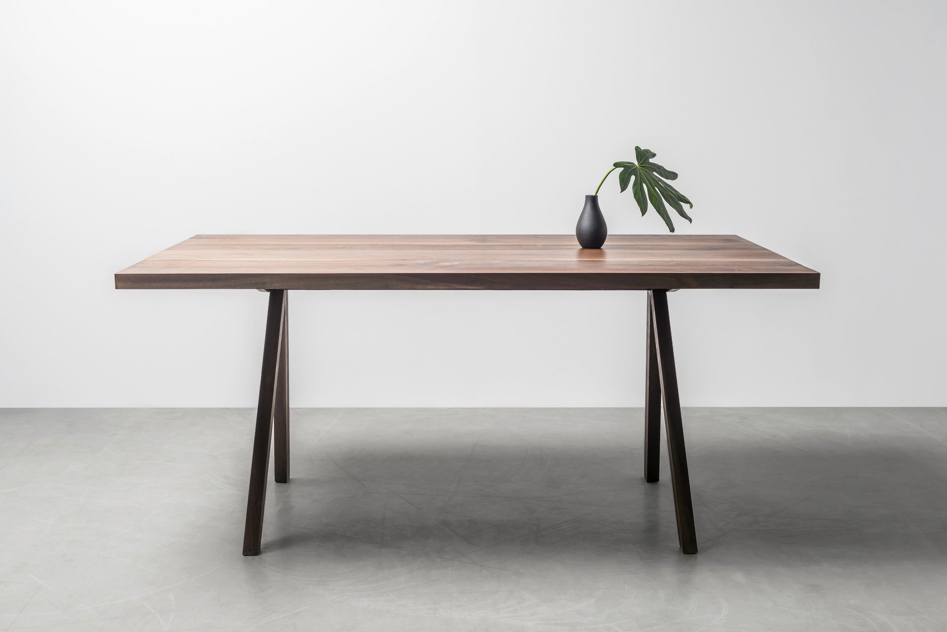 VICTORIA Walnut Wood Table