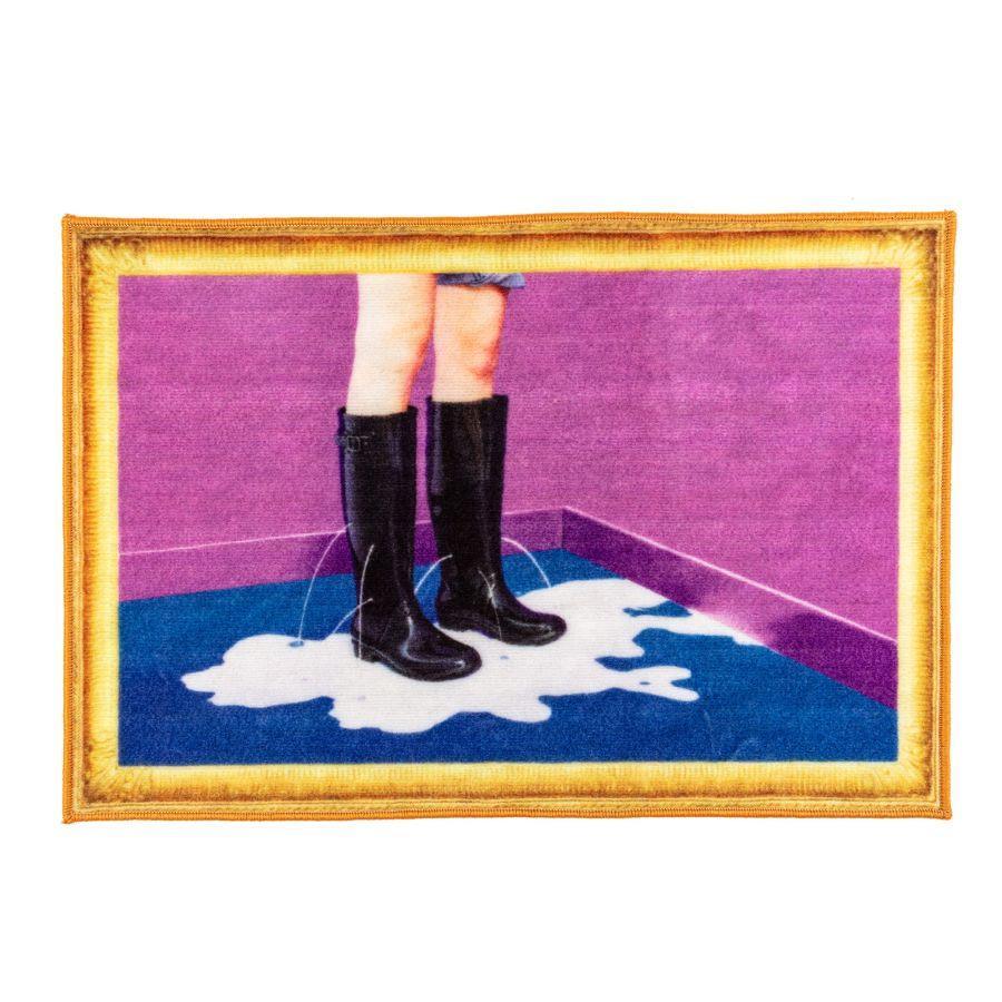Dywan MILKY BOOTS ze złotą ramą Seletti Eye on Design
