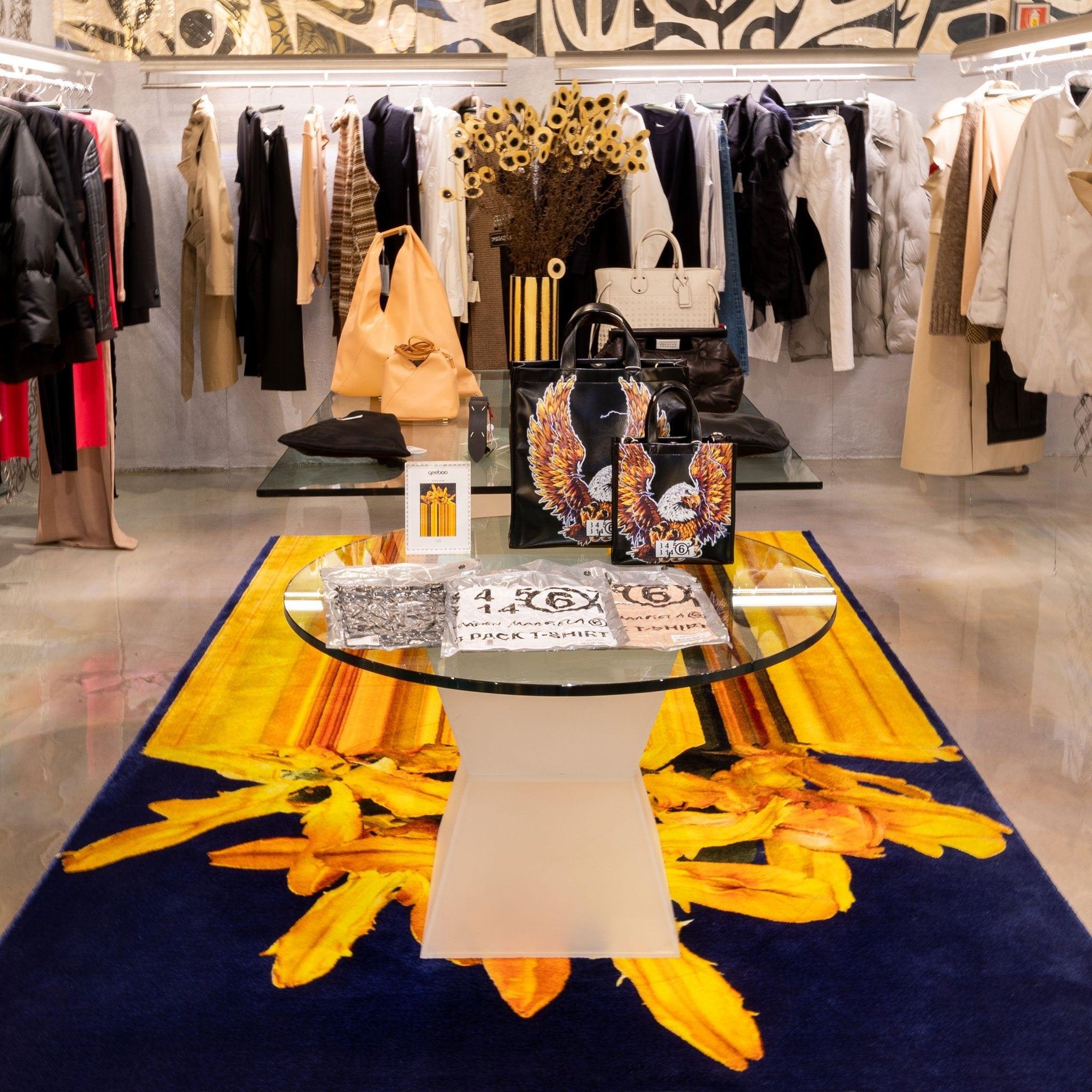 Dywan prostokątny GLITCH żółty Qeeboo Eye on Design