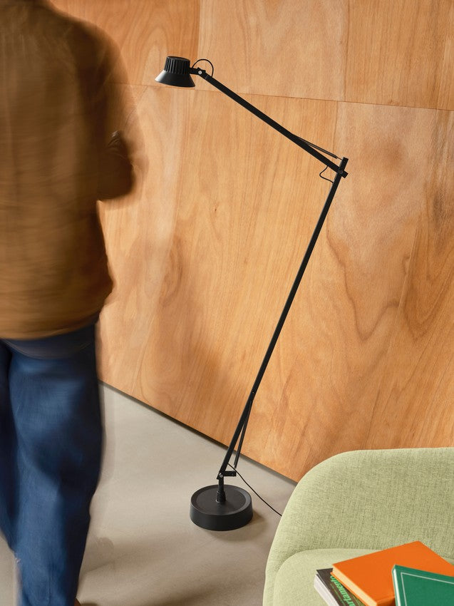 Lampa podłogowa do czytania regulowana DEDICATE czarny