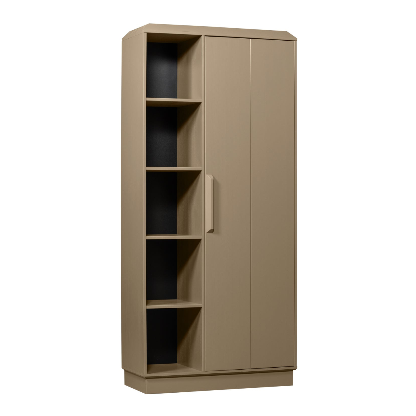 Wardrobe with Lowen Lowen shelves