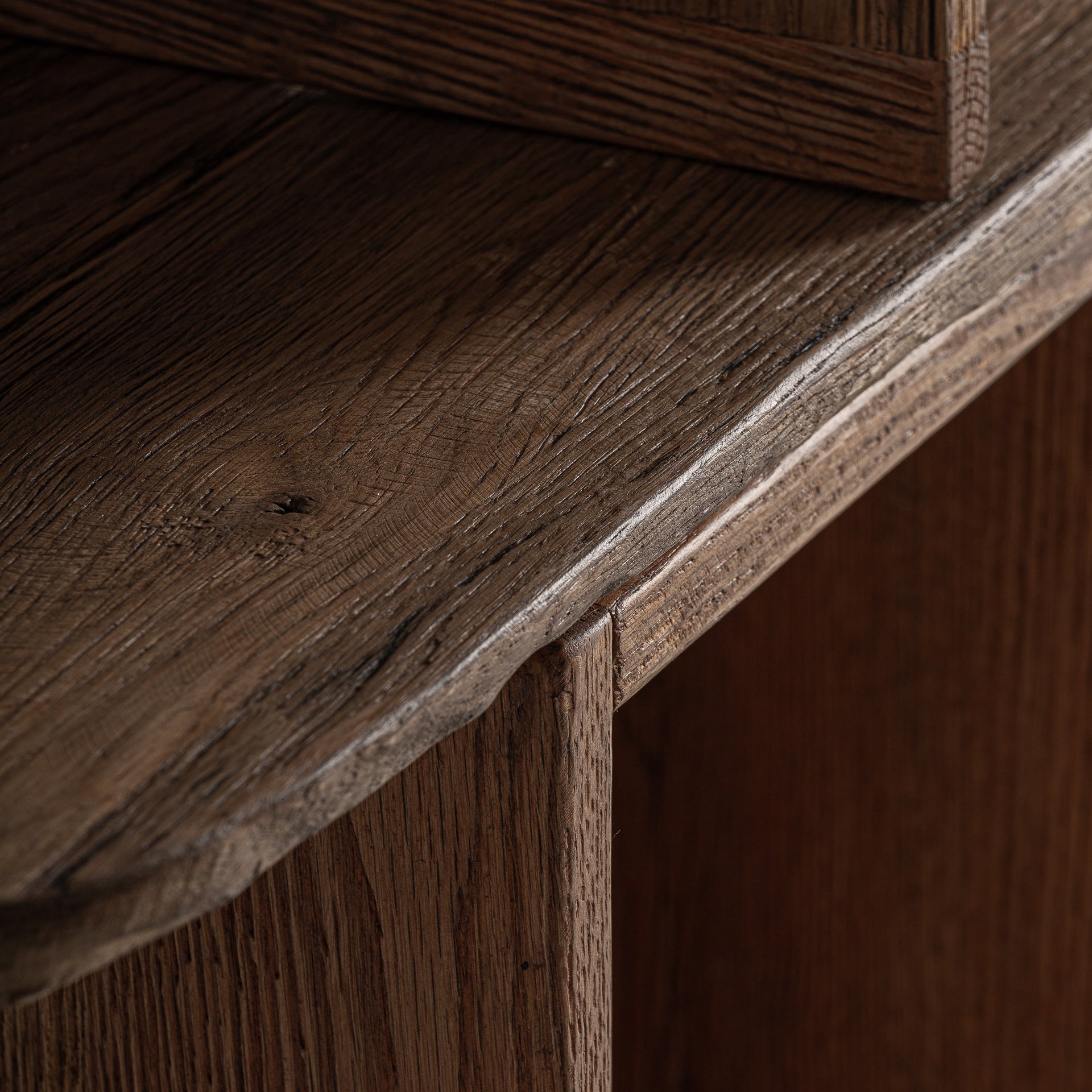 BRUSQUE Oak Wood Shelf