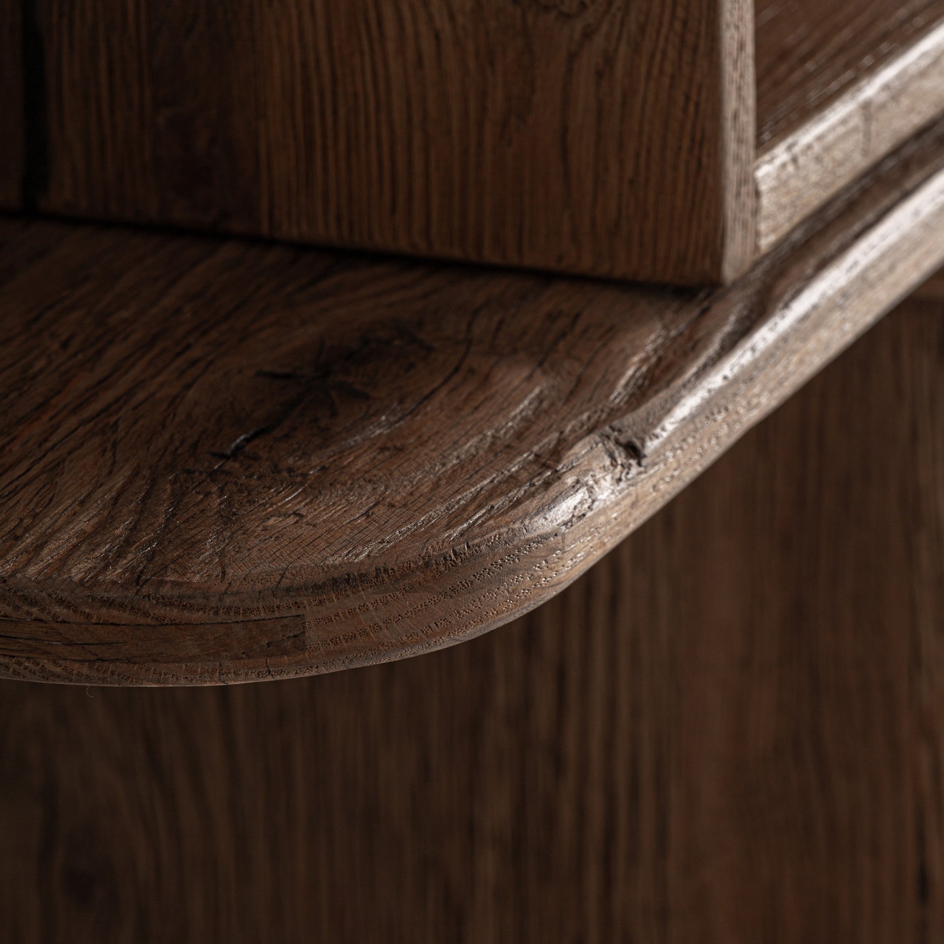 BRUSQUE Oak Wood Shelf