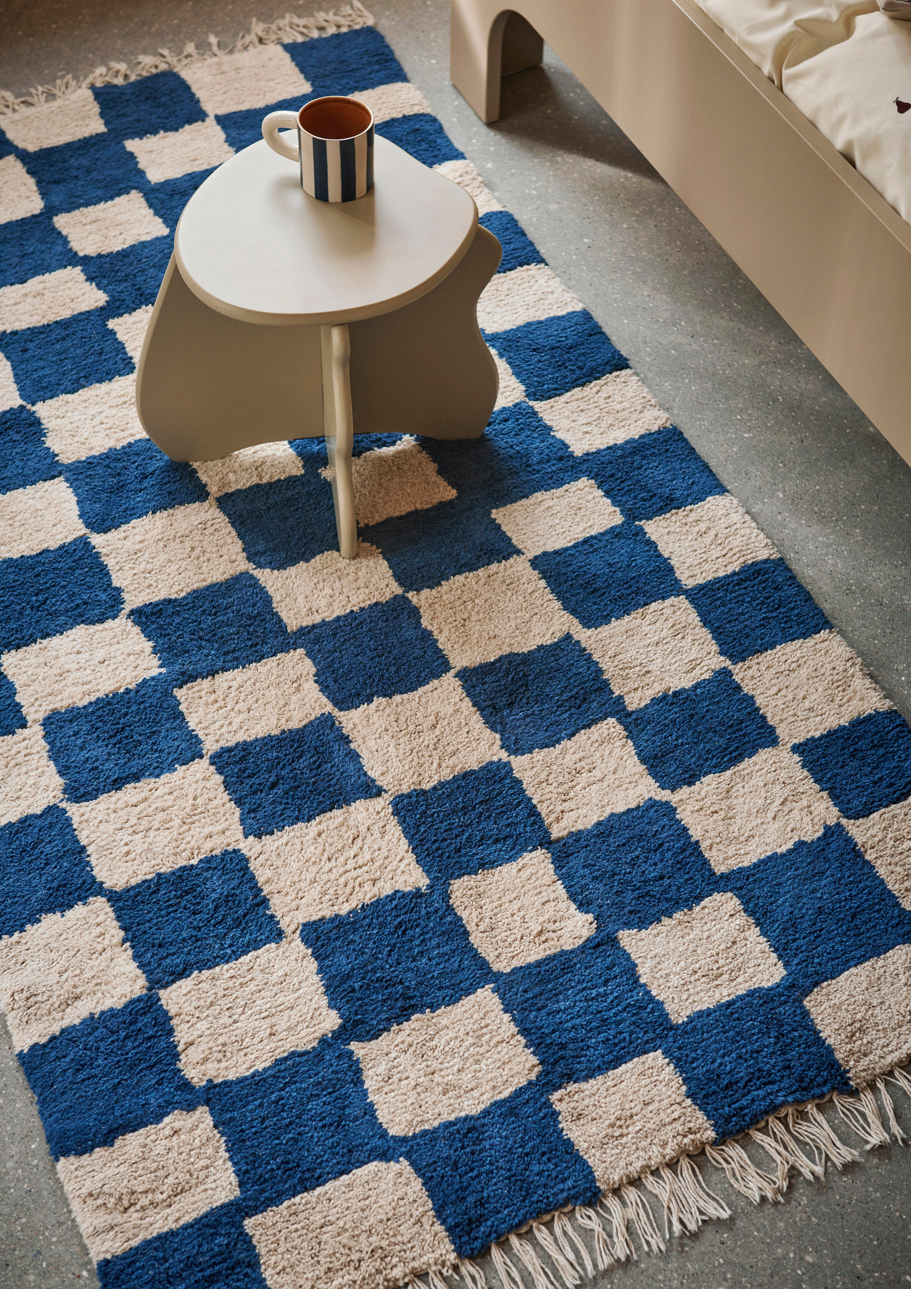 Vloerkleed MARA donkerblauw met zandkleur