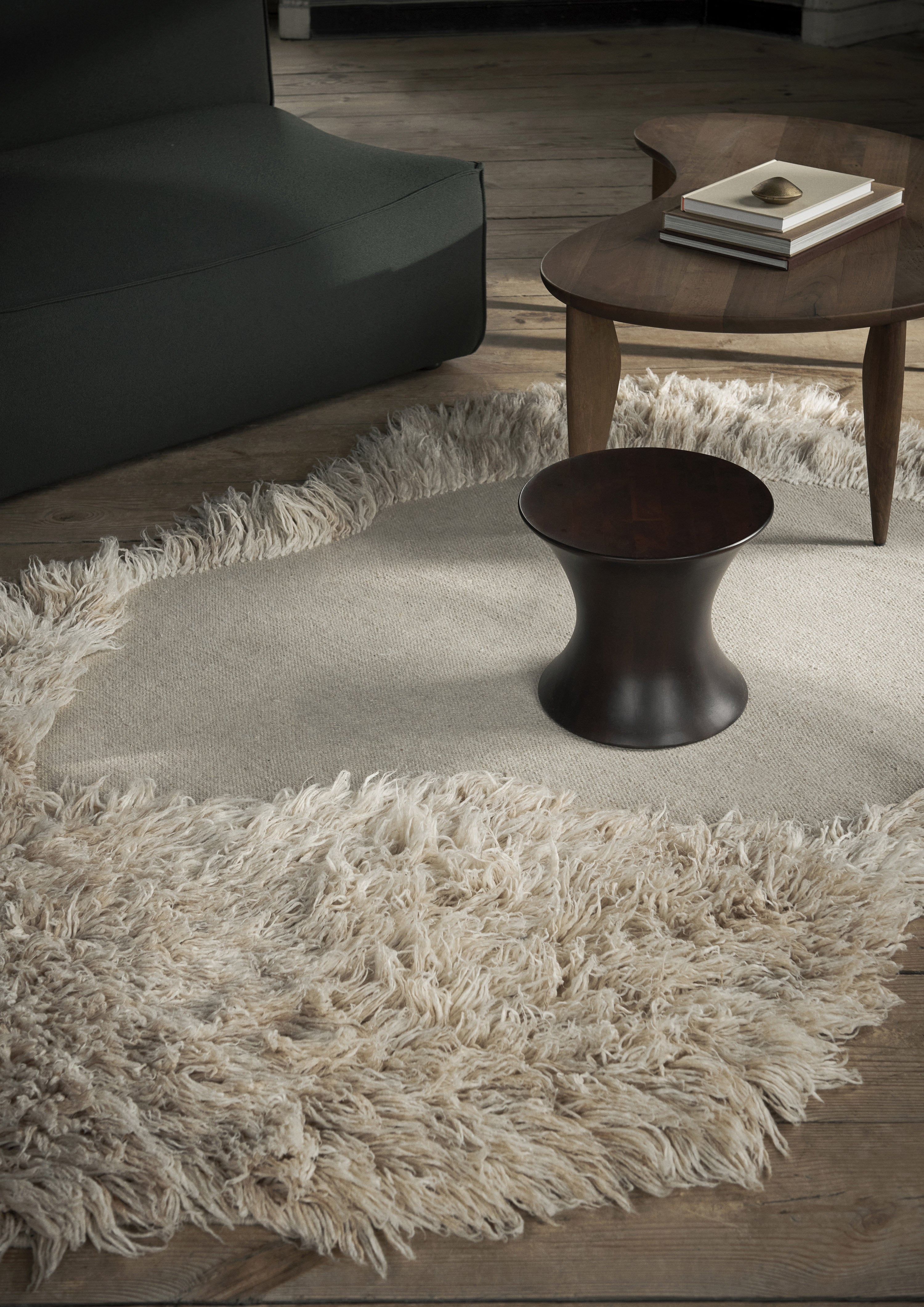 Ovaler Teppich NORTE beige mit langem Flor