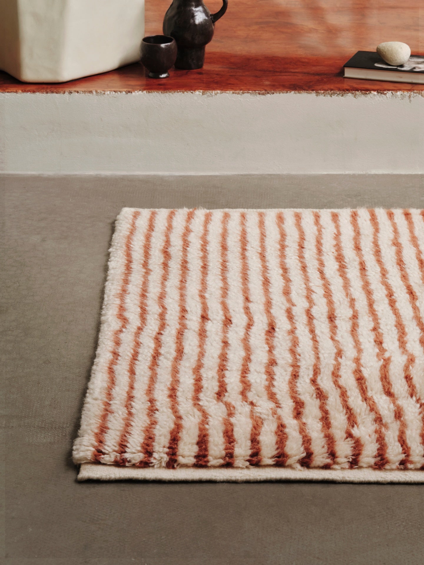 Vloerkleed met lange haren KAMI KNOTTED roestbruin met beige