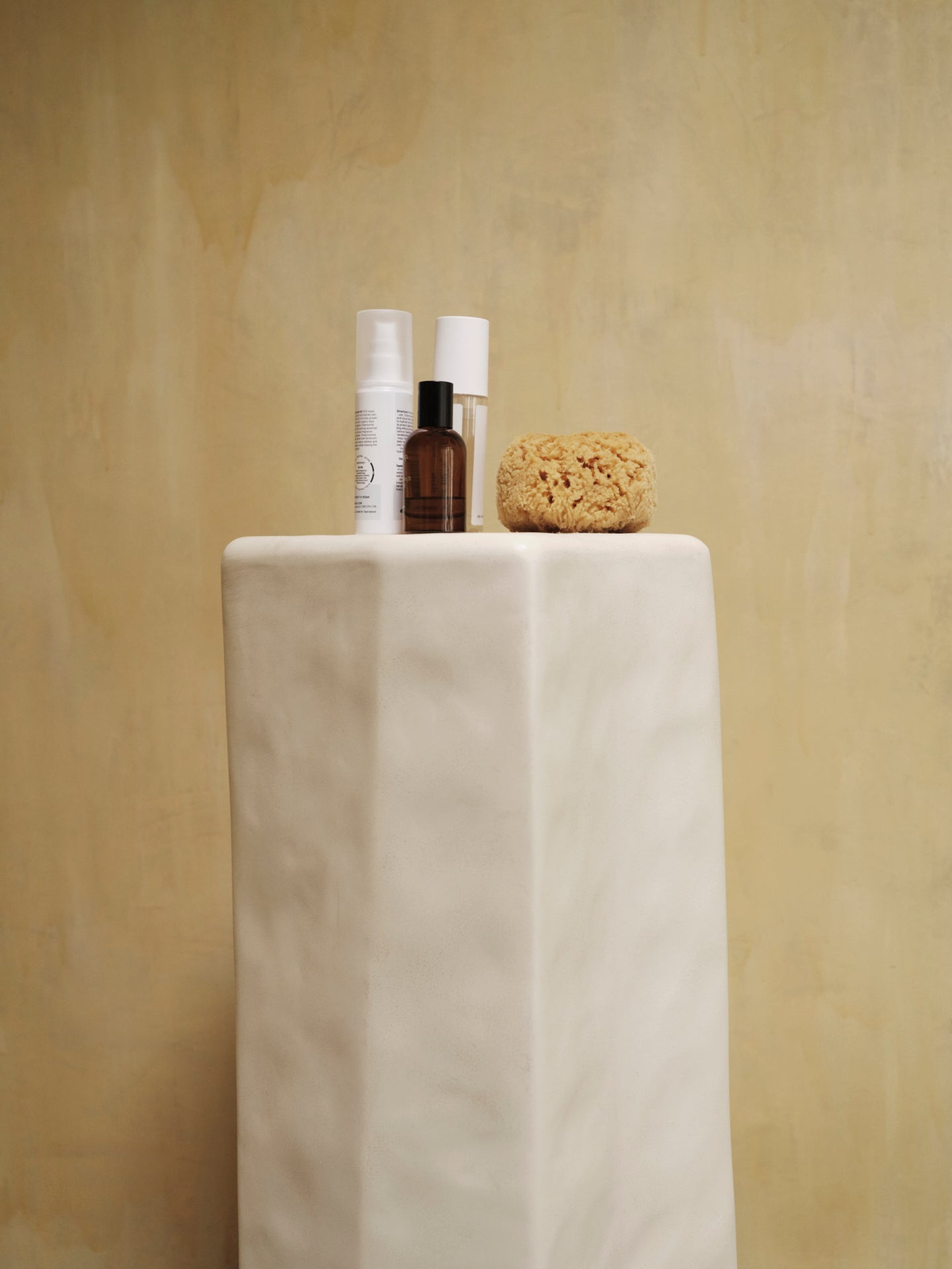 Zijtafel STAFFA gebroken wit