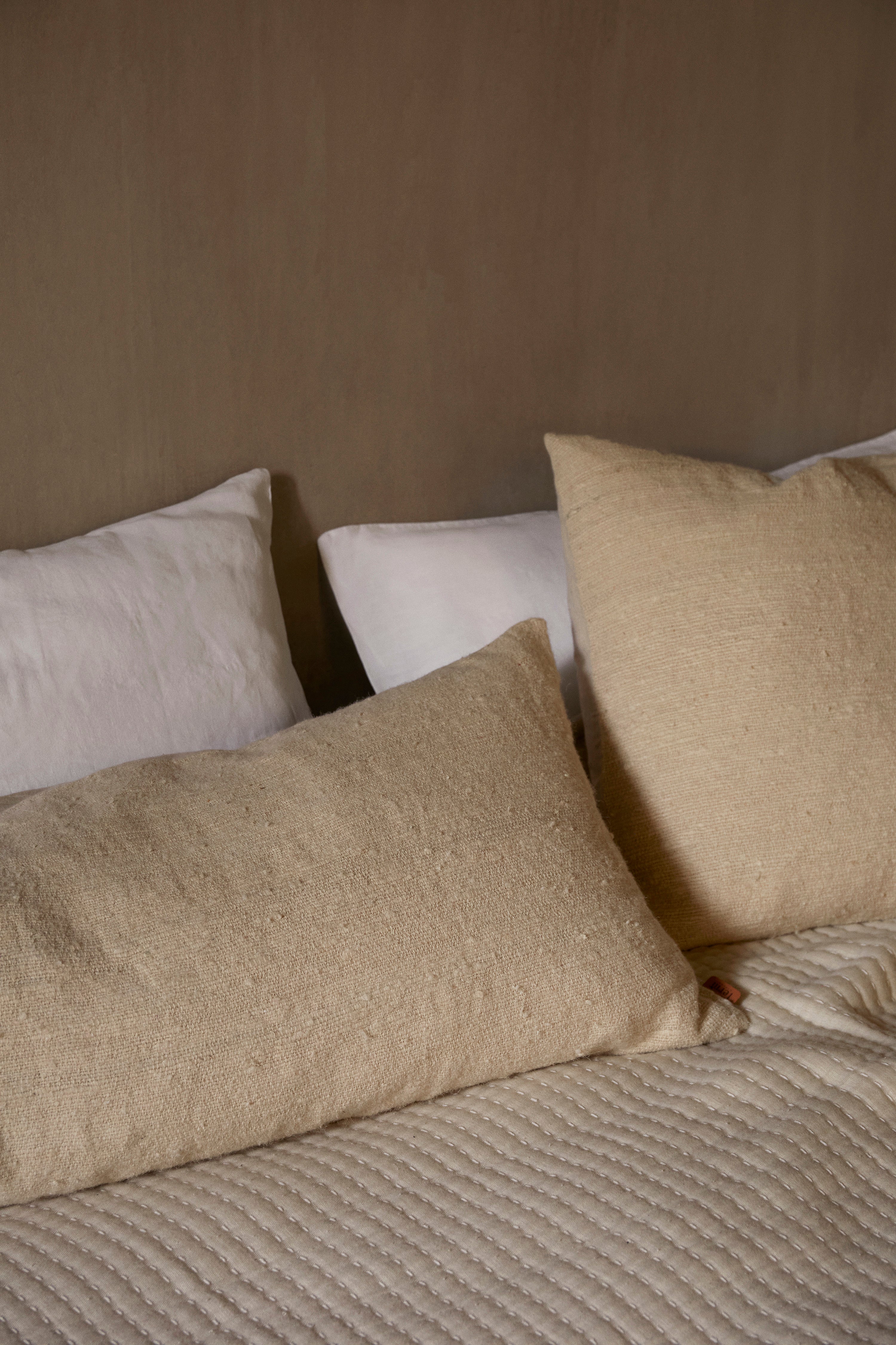 NETTLE LONG decorative pillow beige