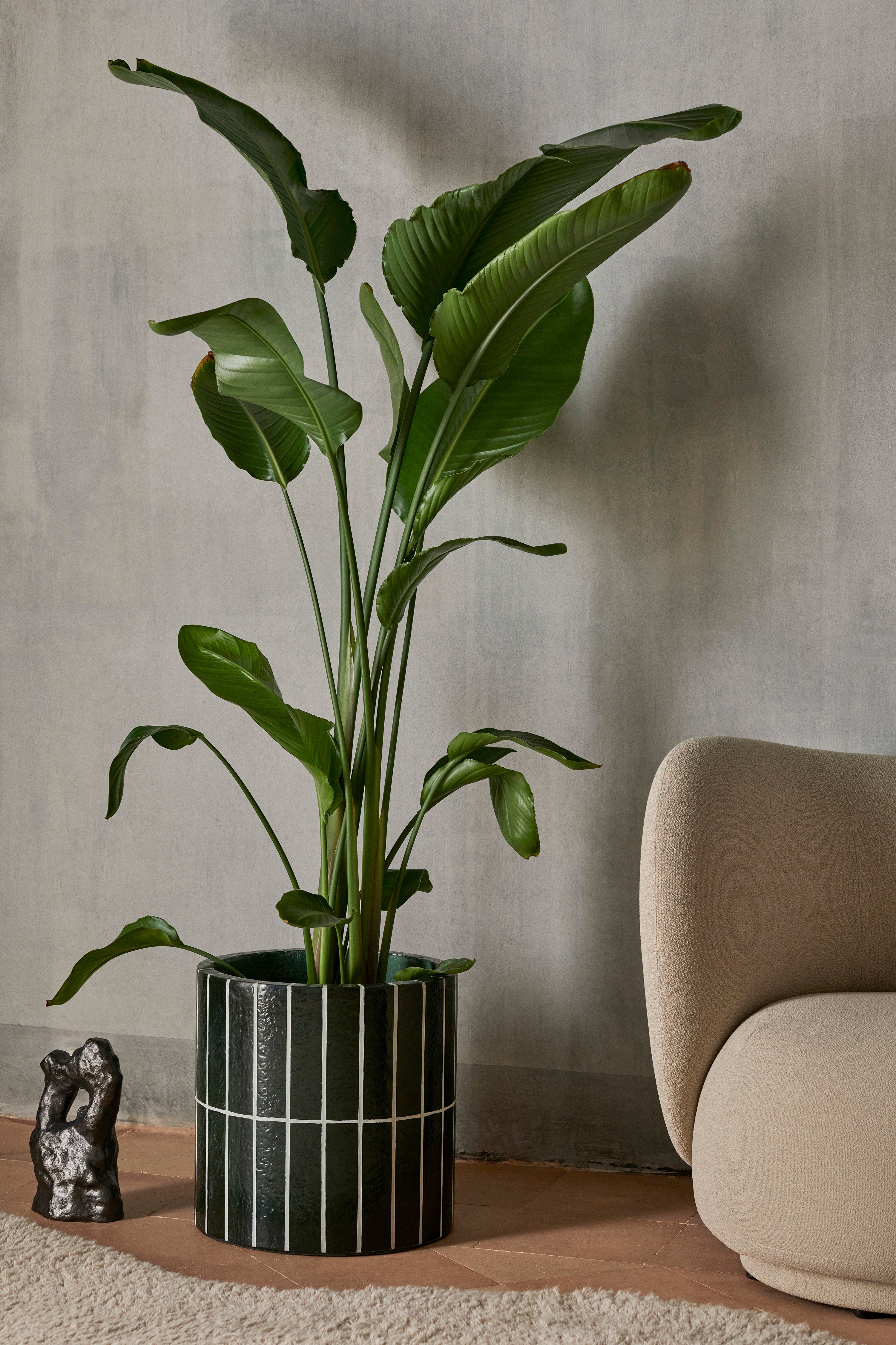 Donica PILLAR PLANT POT donkergroen beton met wit