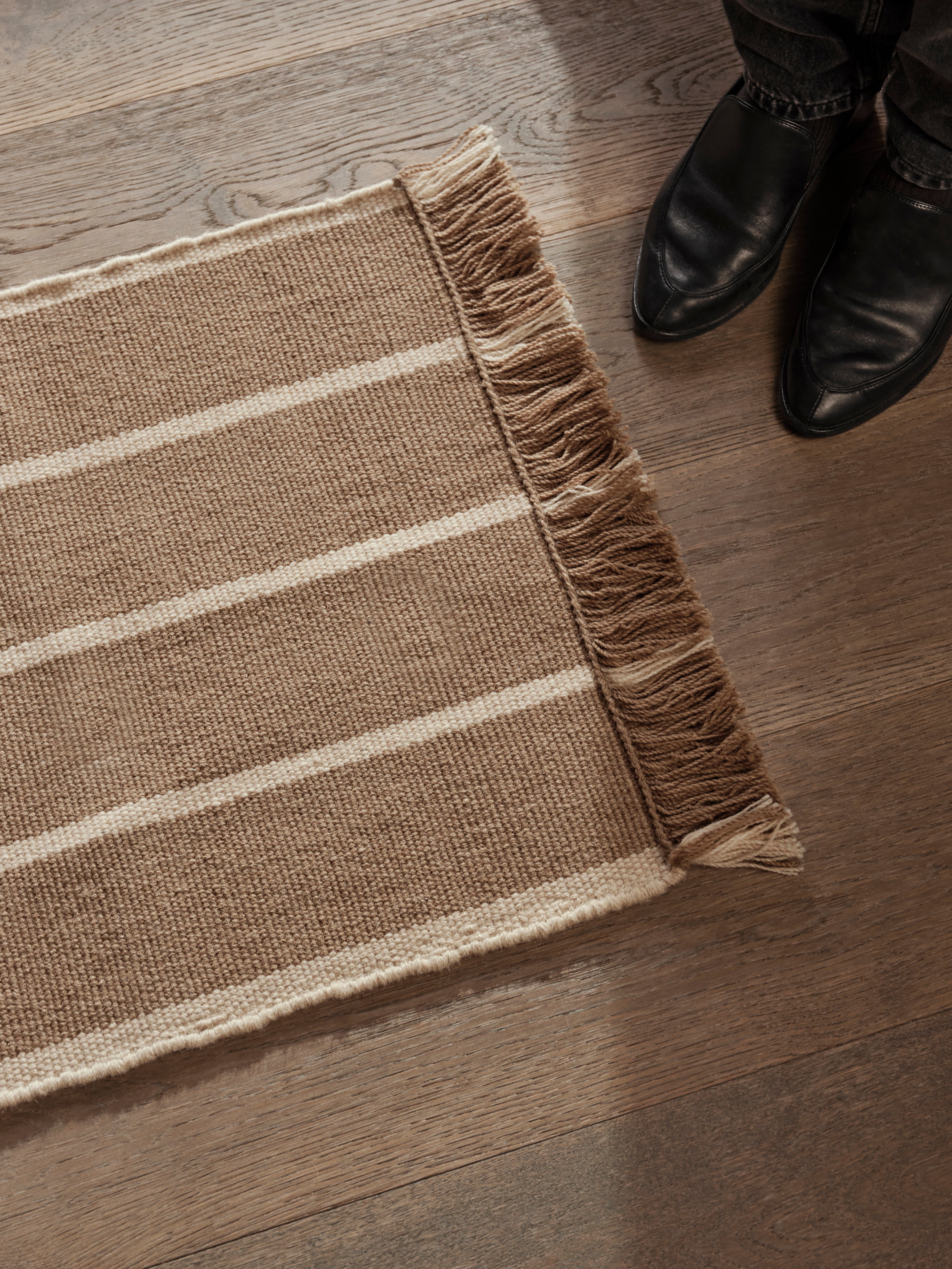 CALM KELIM Teppich Karamell mit Beige