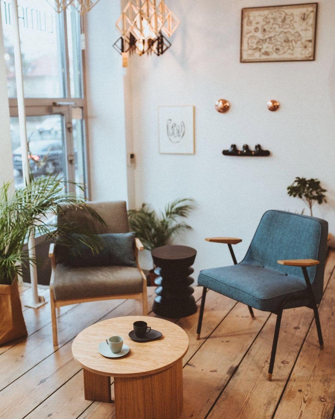 Fotel 366 METAL żółty w tkaninie Marble Mustard 366 concept Eye on Design