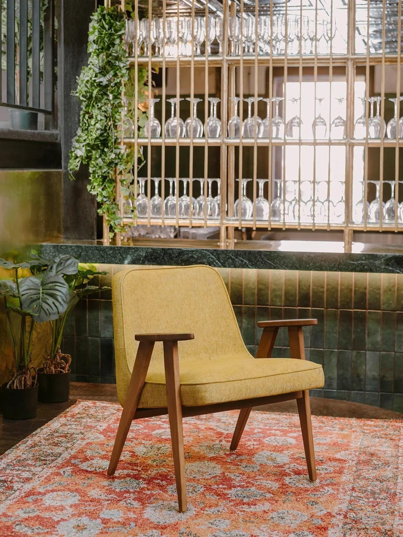 Fotel 366 żółty w tkaninie Shine Velvet Mustard do salonu