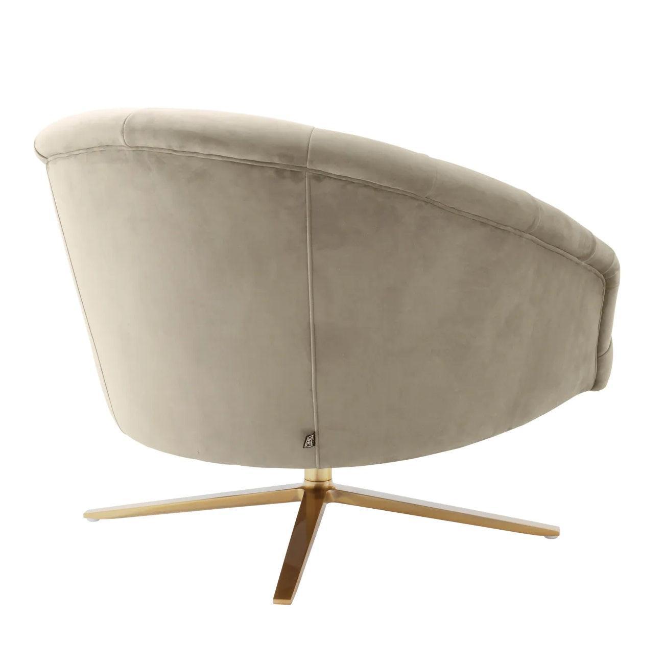 Fotel aksamitny obrotowy GARDNER beżowy Eichholtz Eye on Design