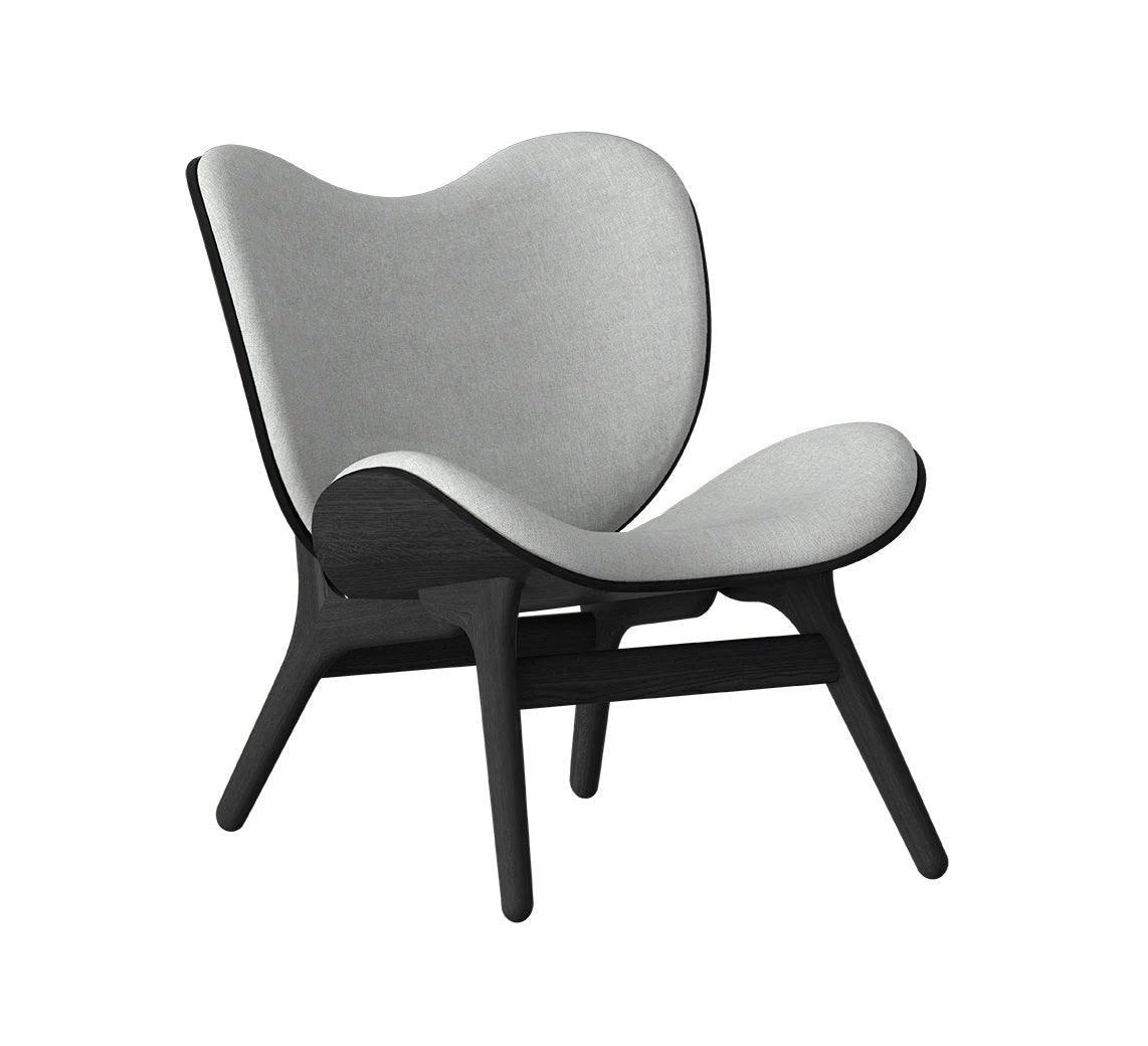 Fotel CONVERSATION PIECE baby blue z czarną podstawą UMAGE Eye on Design