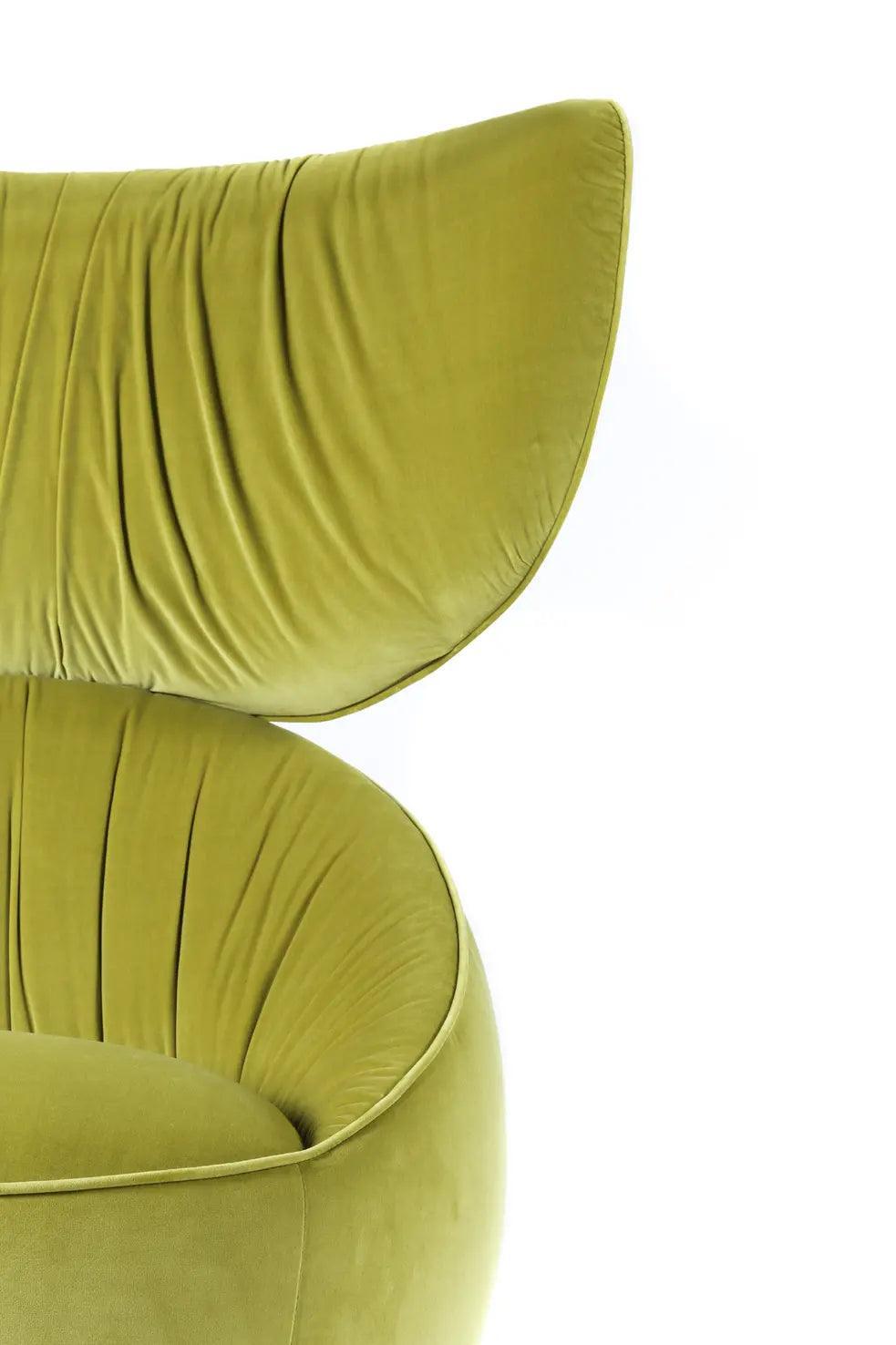 Fotel HANA WINGBACK tapicerowany Moooi Eye on Design