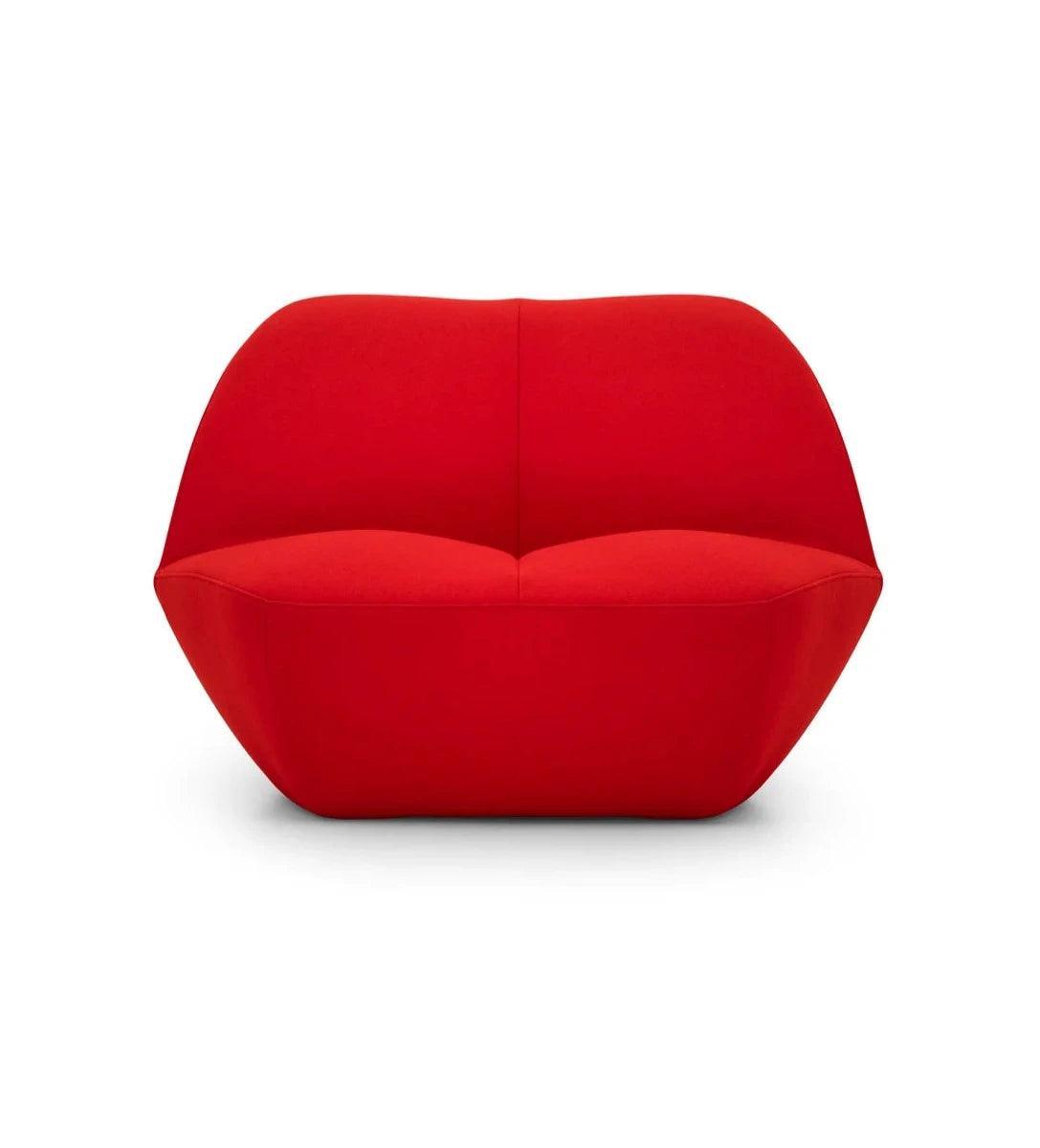 Fotel KISSS tapicerowany – Moooi