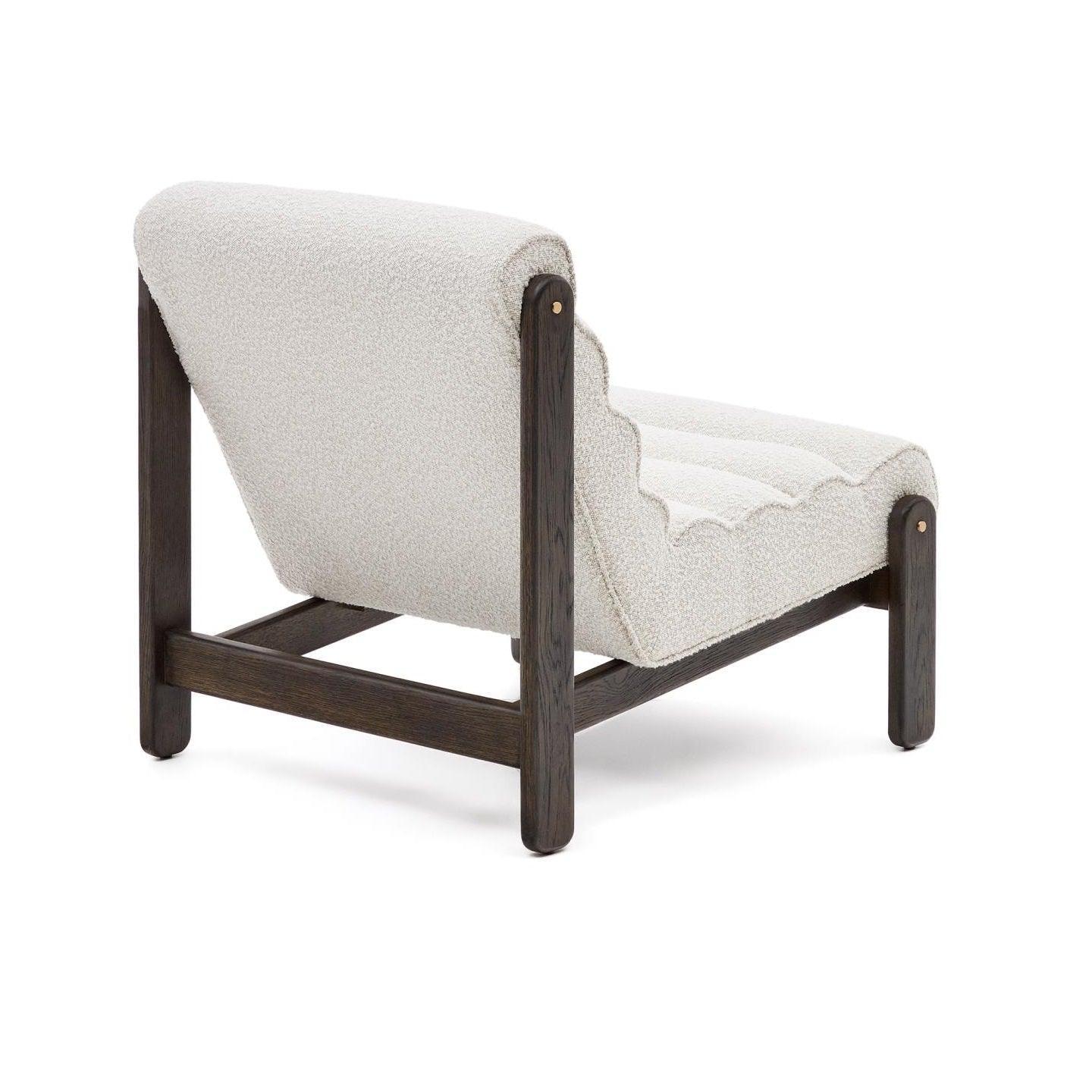 Fotel MAGIRA biały boucle La Forma Eye on Design