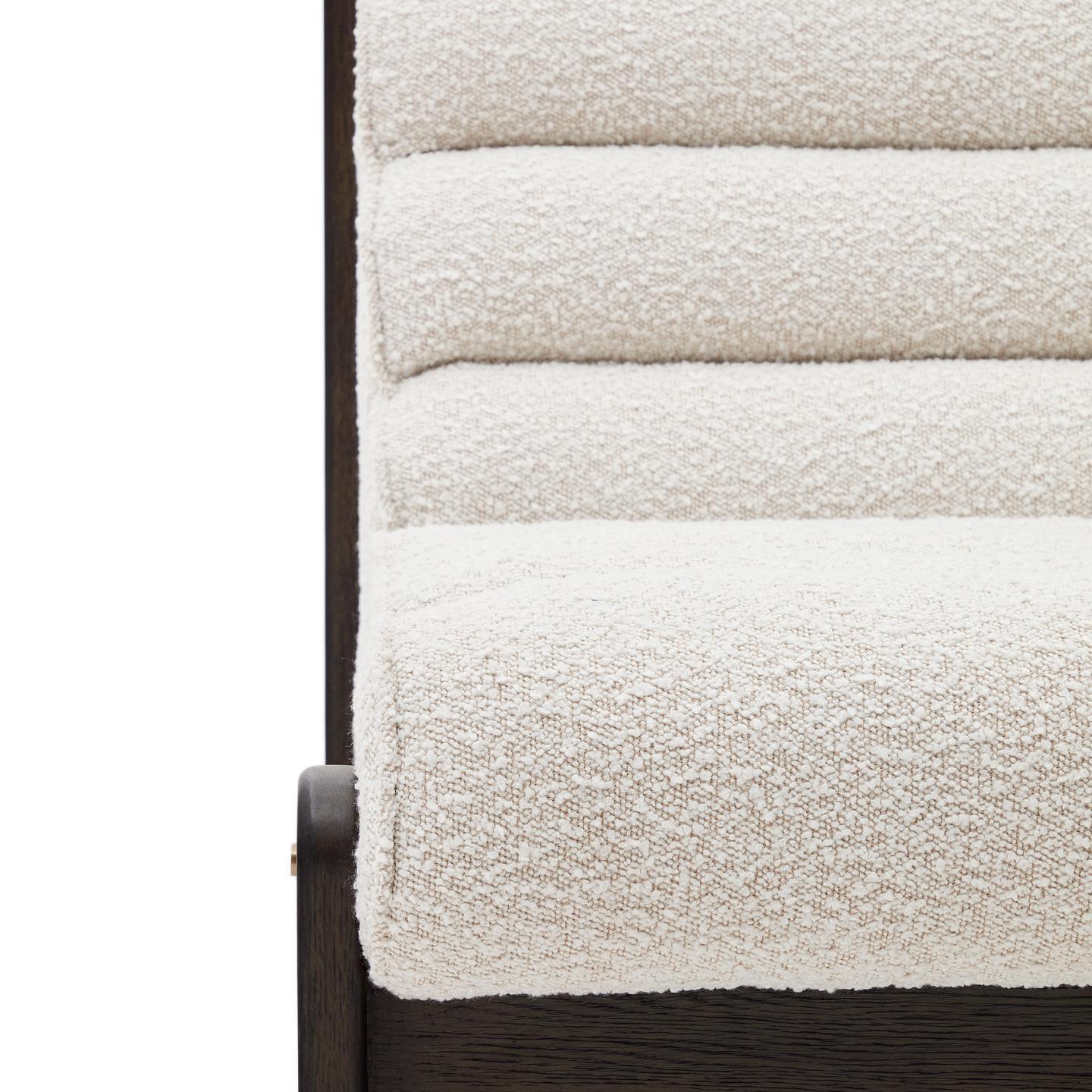 Fotel MAGIRA biały boucle La Forma Eye on Design