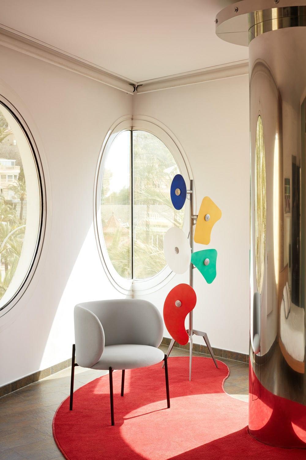 Fotel MOGI jasnoszary Teulat Eye on Design