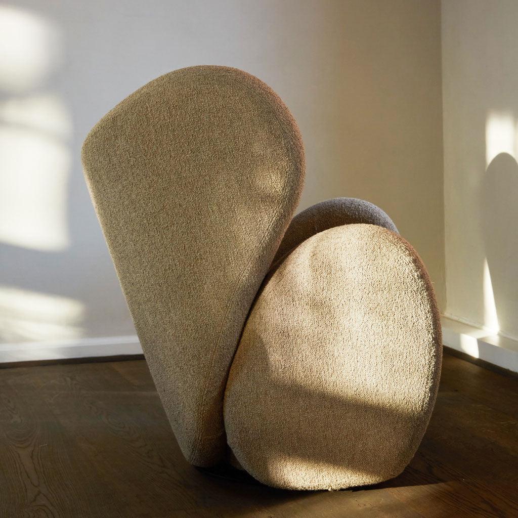 Fotel obrotowy BIG BIG boucle beżowy NORR11 Eye on Design