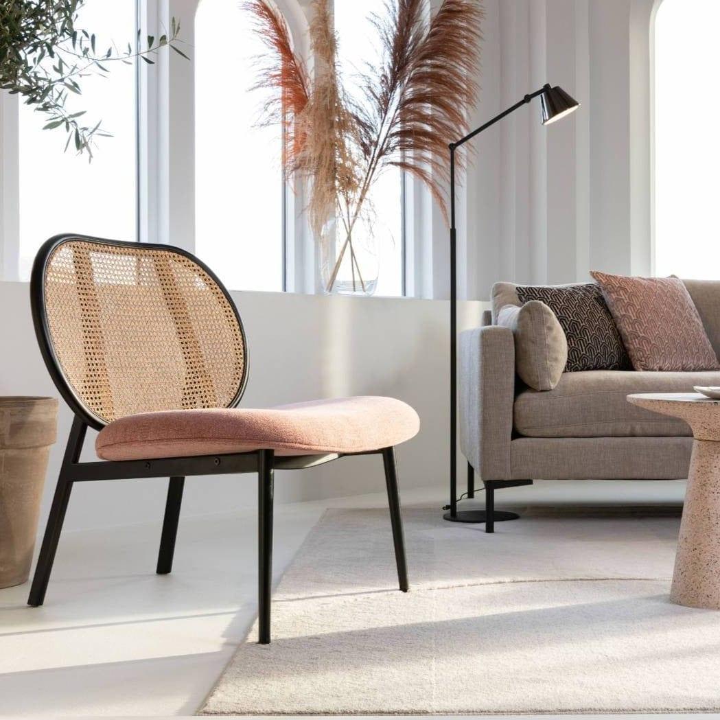 Fotel SPIKE różowy z rattanowym oparciem Zuiver Eye on Design