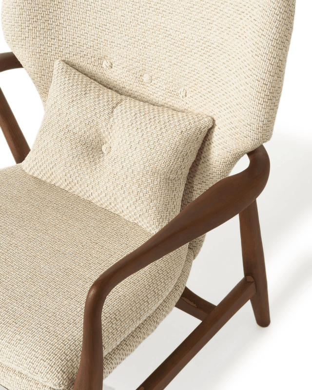 Fotel w tkaninie boucle PEGGY beżowy Pols Potten Eye on Design