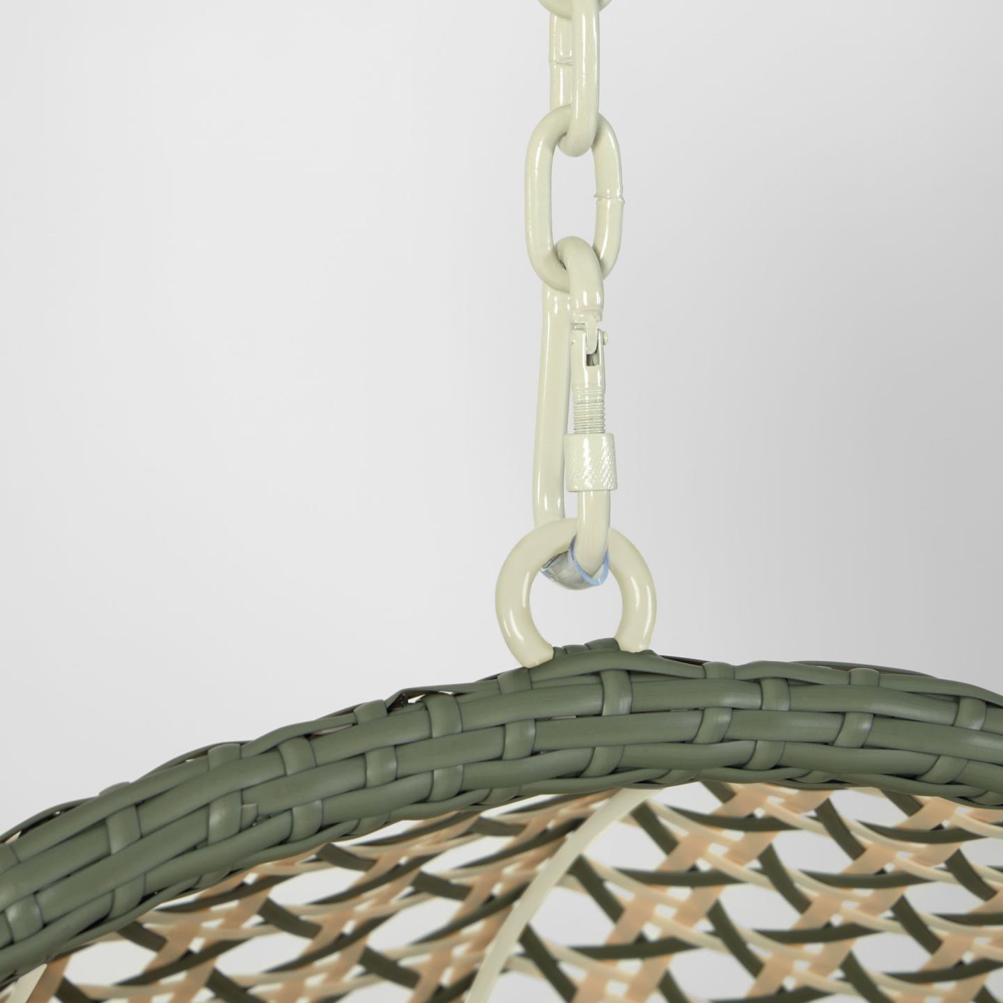 Fotel wiszący CIRA rattanowy z zielonym wykończeniem La Forma Eye on Design