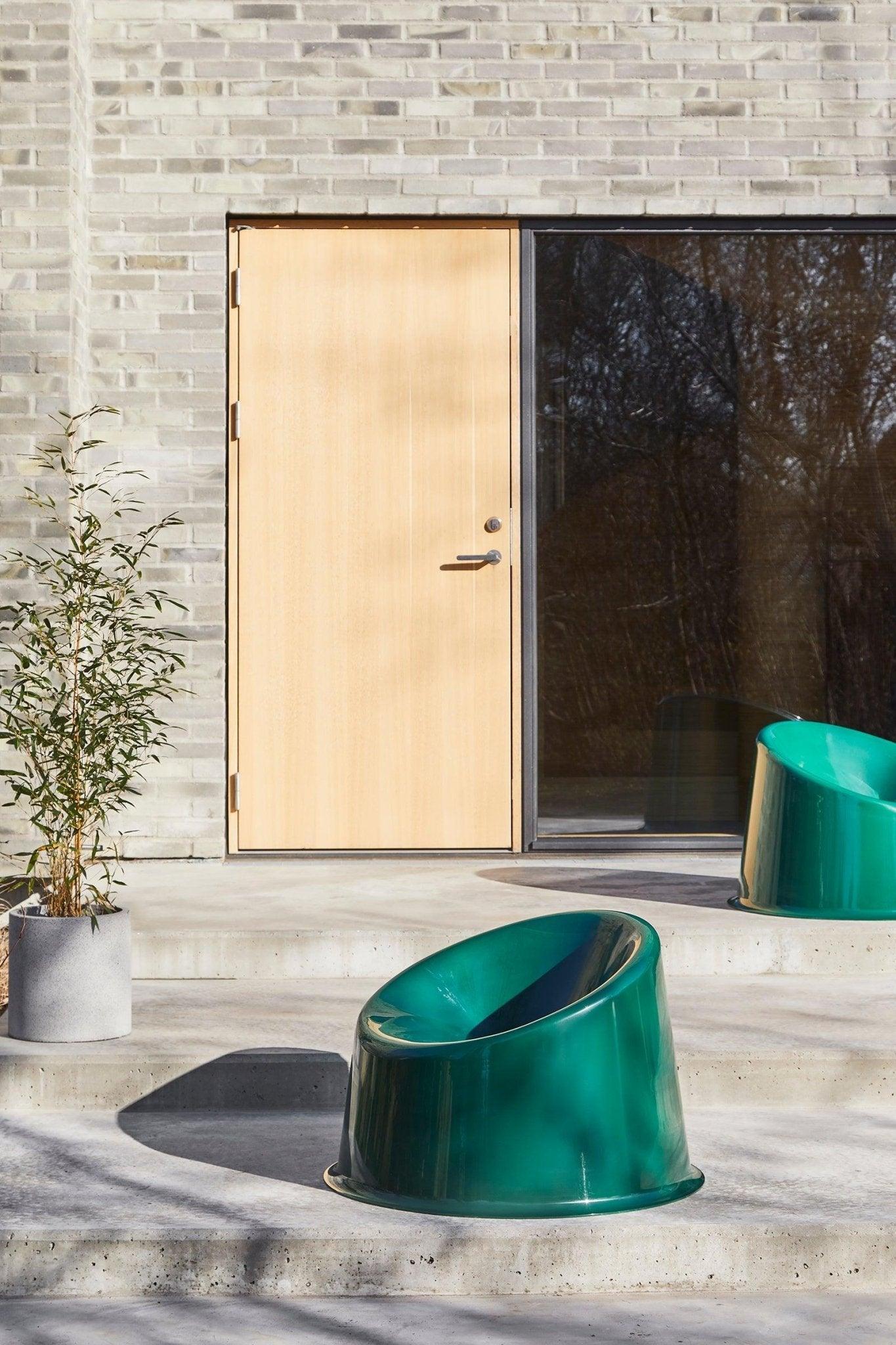 Fotel zewnętrzny PANTO POP ciemnozielony Verpan Eye on Design