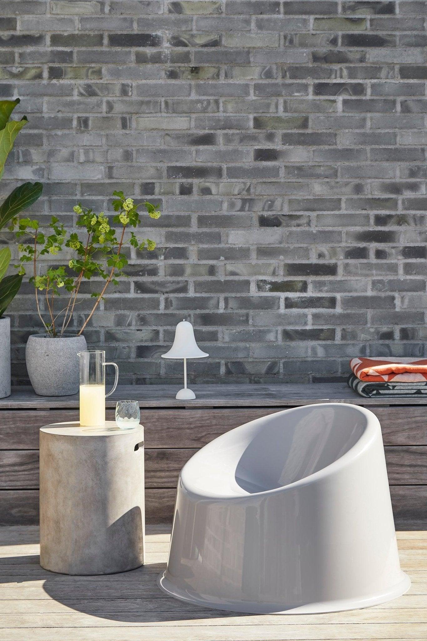 Fotel zewnętrzny PANTO POP szary Verpan Eye on Design