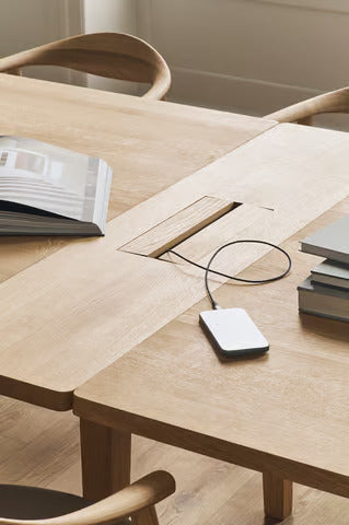 Anmutiger Konferenztisch Eiche Holz