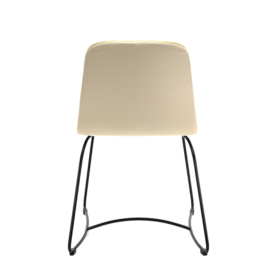 HIPS AM-1802/1 gestoffeerde stoel