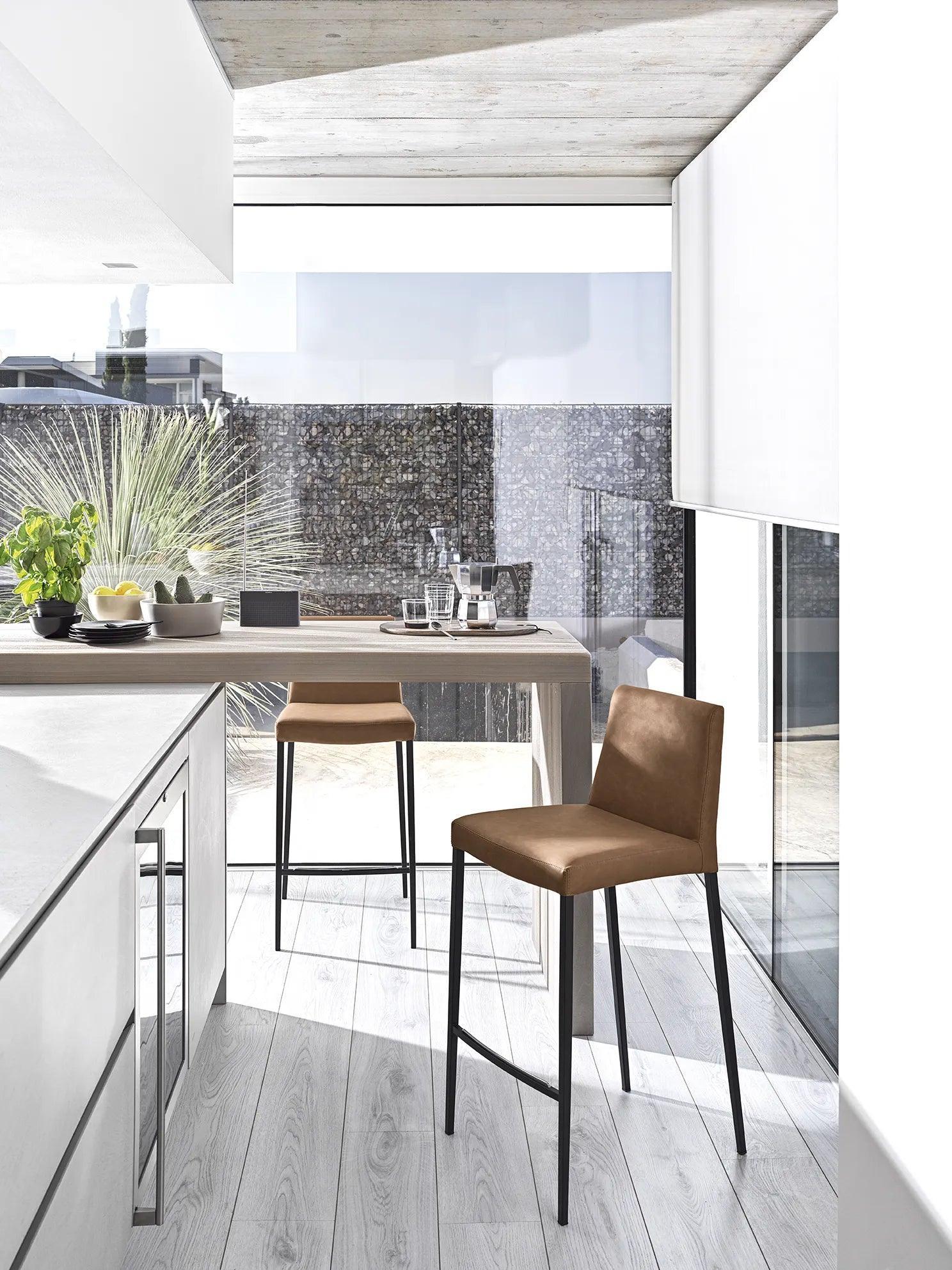 Hoker AIDA czarny Calligaris Eye on Design