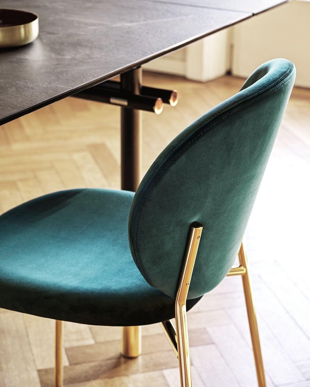 Hoker aksamitny INÈS kremowy Calligaris Eye on Design