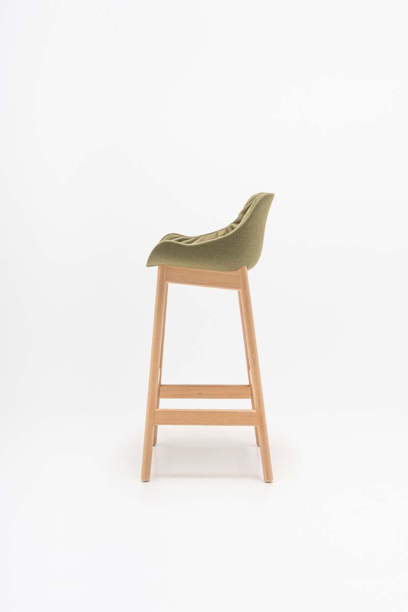 Hoker BALTIC SOFT DUO z drewnianą podstawą MDD Eye on Design