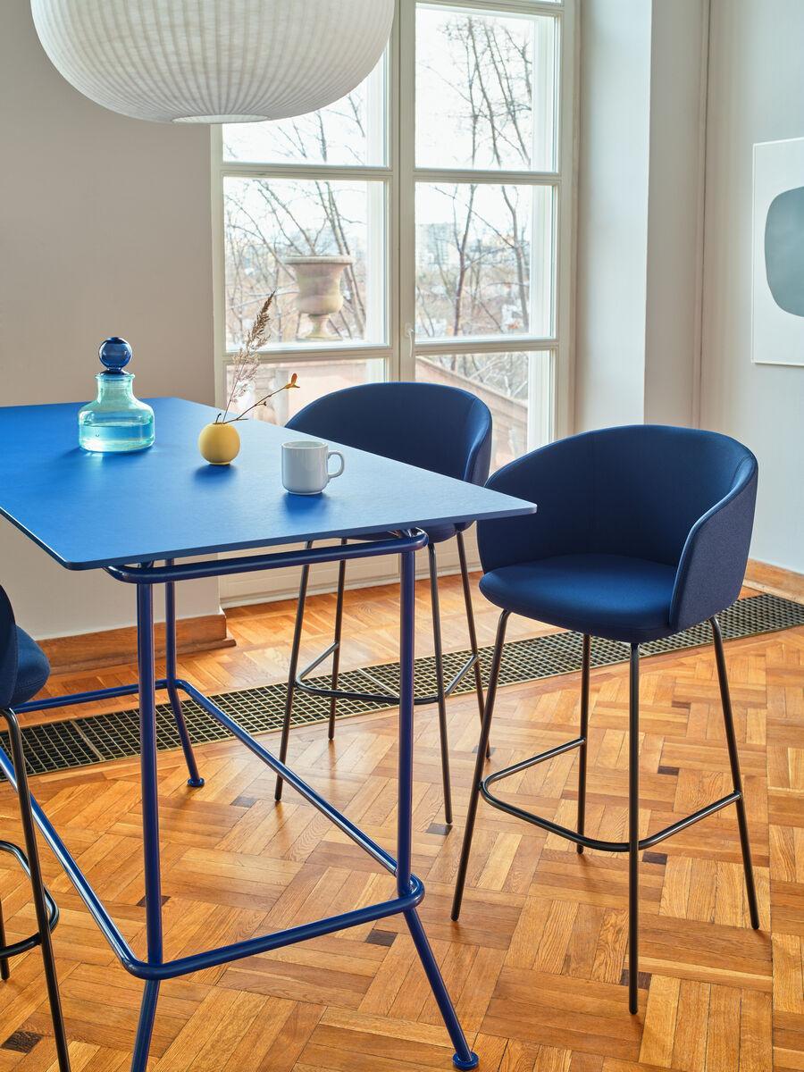 Hoker GRACE z metalową podstawą MDD Eye on Design