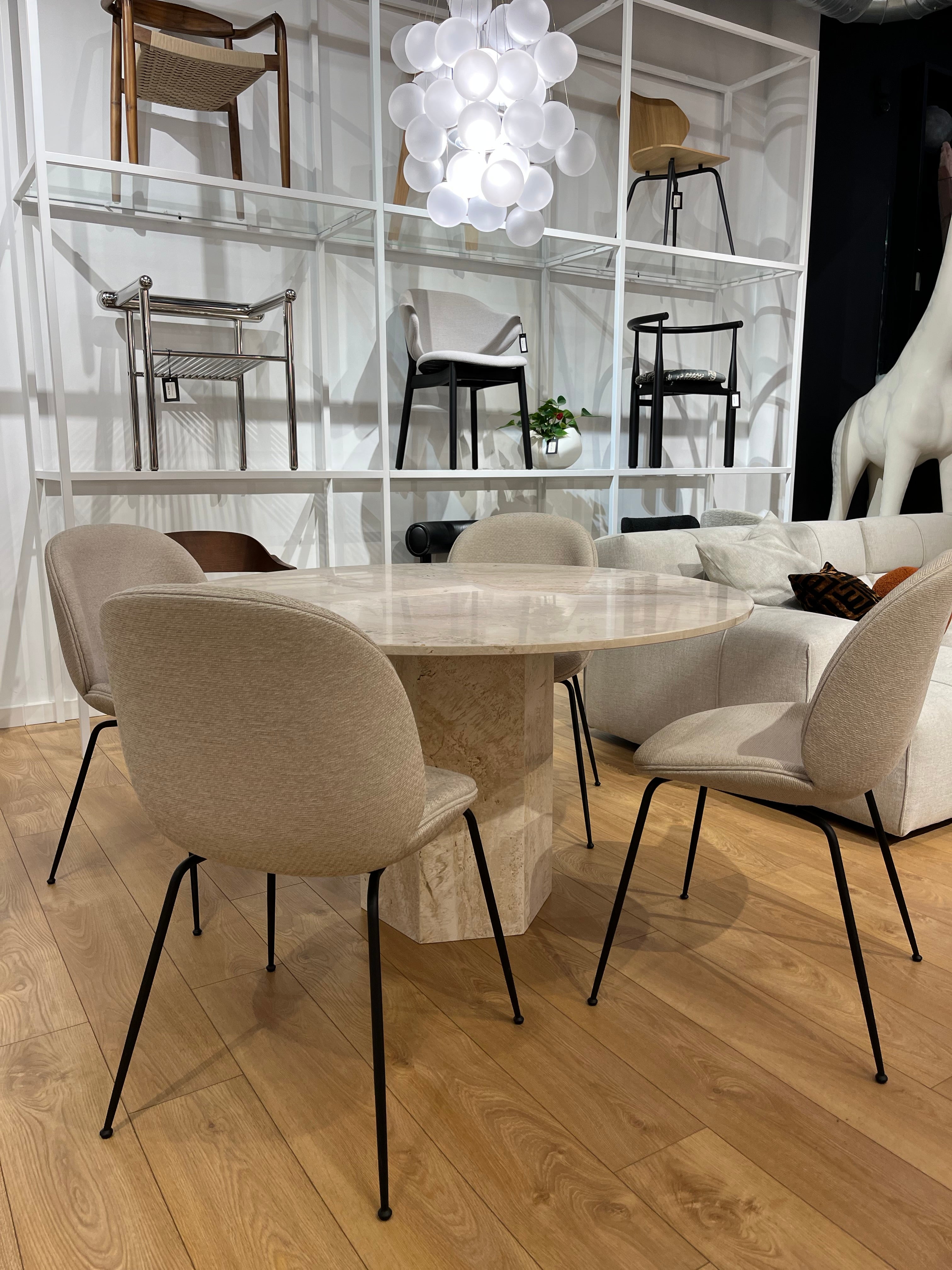 BEETLE Chair beige with black metal base