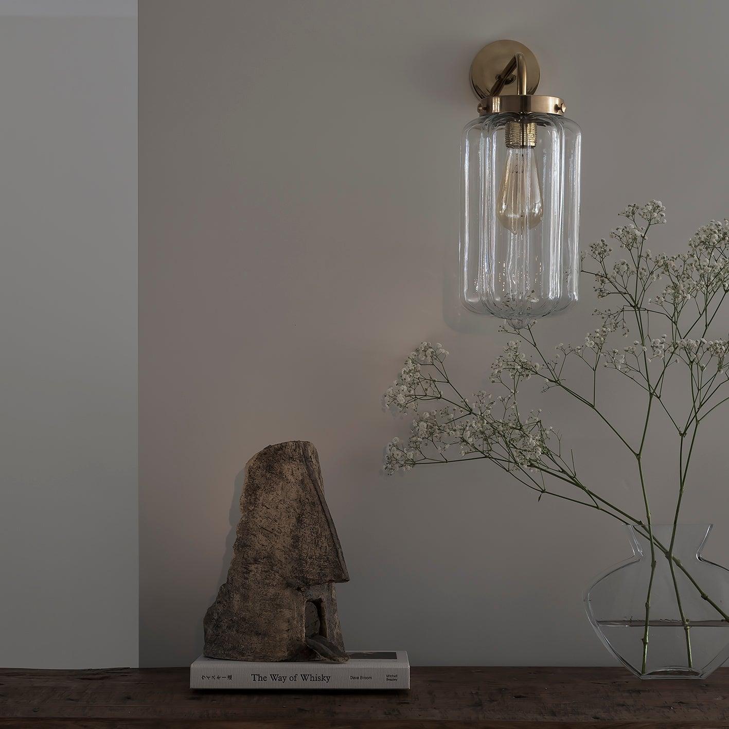 Kinkiet DECO mosiężny Embassy Interiors Eye on Design