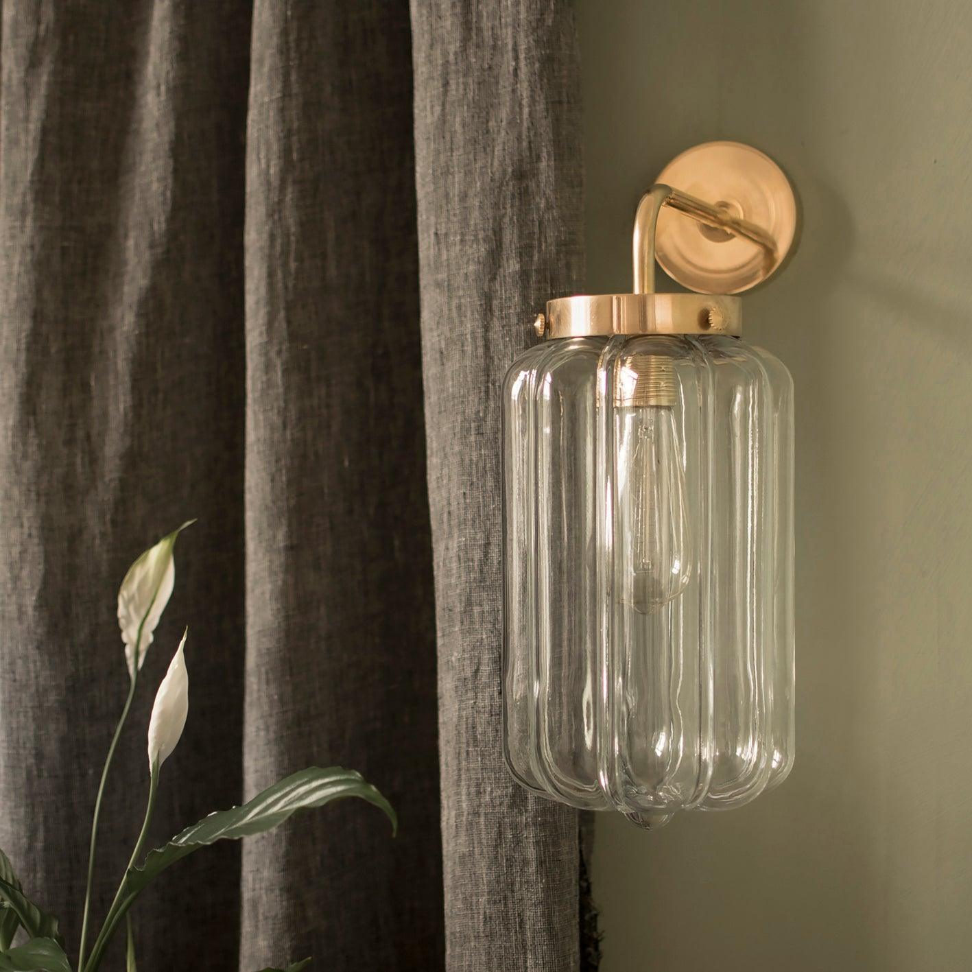 Kinkiet DECO mosiężny Embassy Interiors Eye on Design