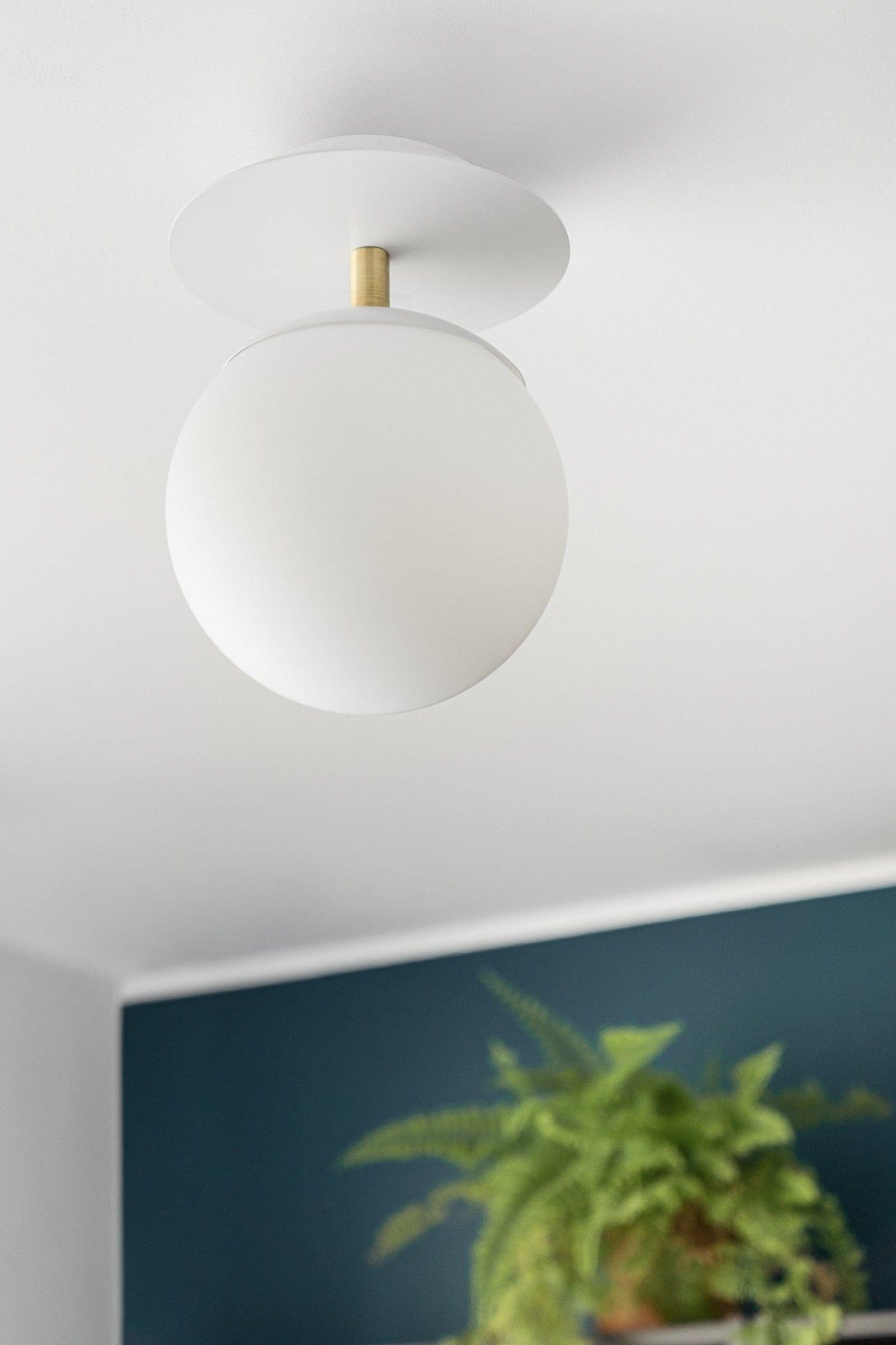 Kinkiet PLAAT biało-złoty Ummo Eye on Design