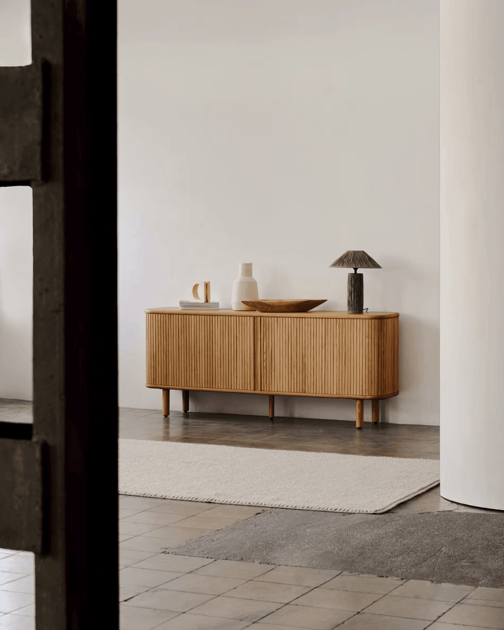 Komoda MAILEN okleina jesionowa La Forma Eye on Design